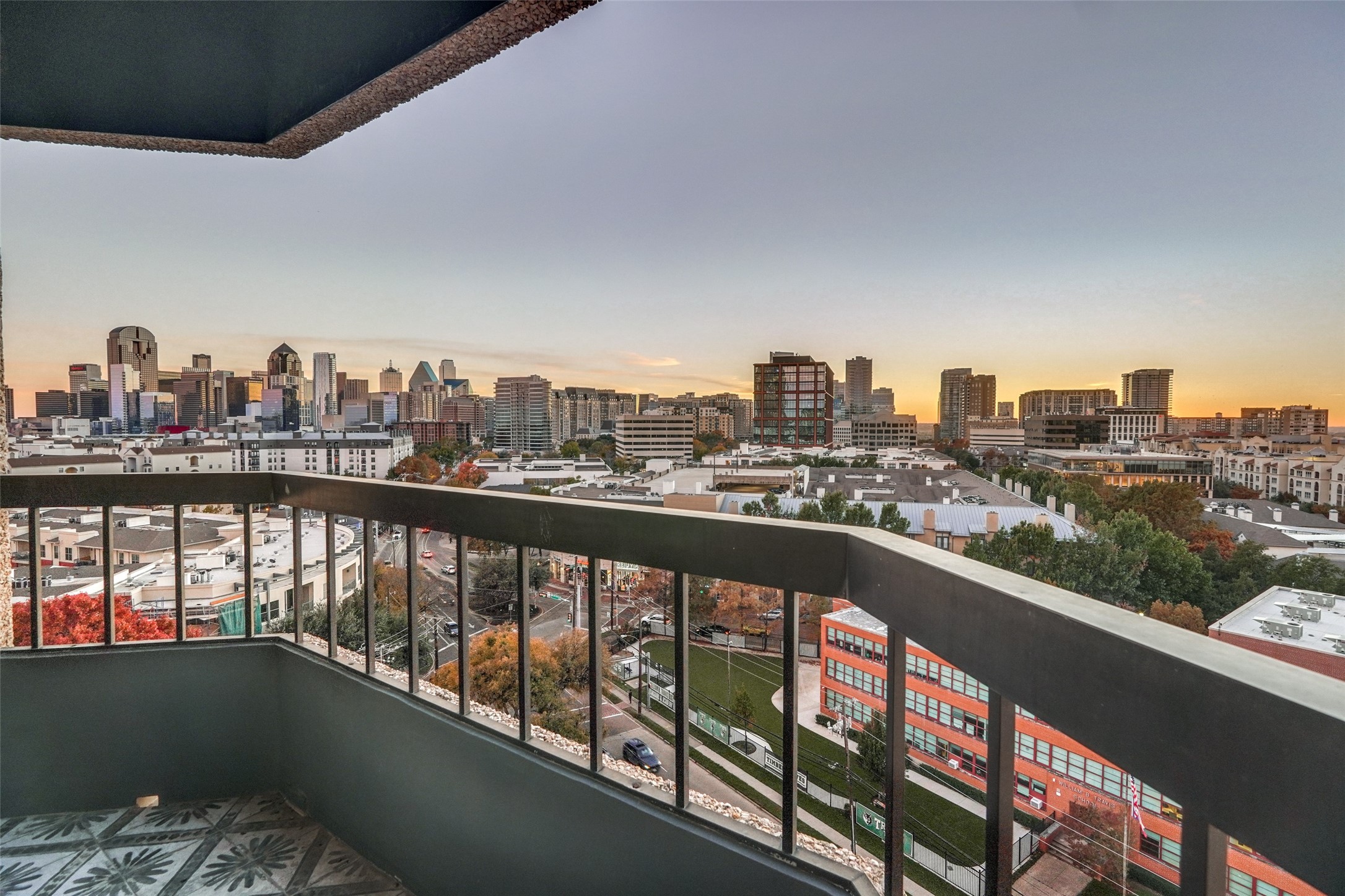 3030 Mckinney Avenue 1006