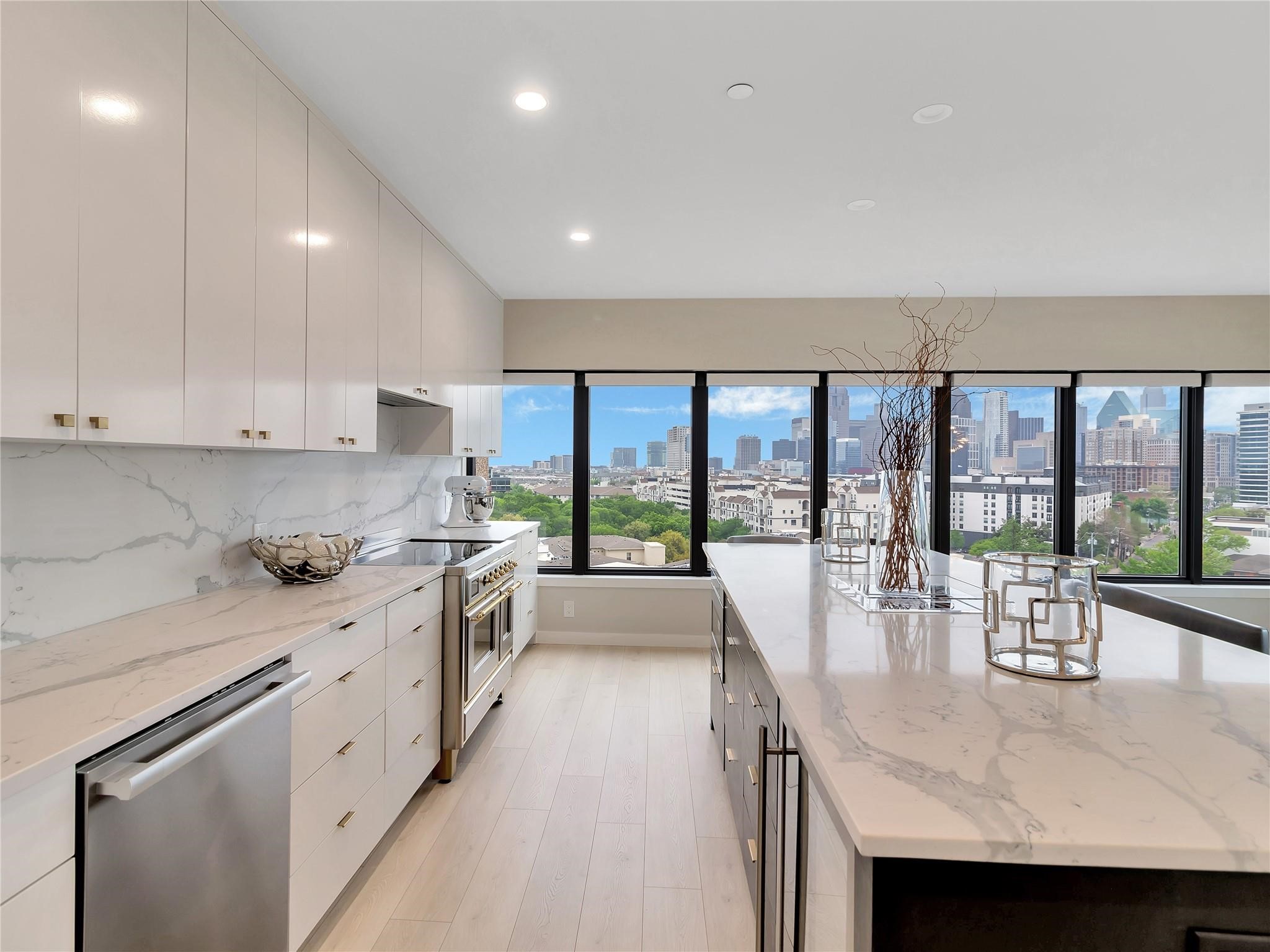 3030 Mckinney Avenue 1006