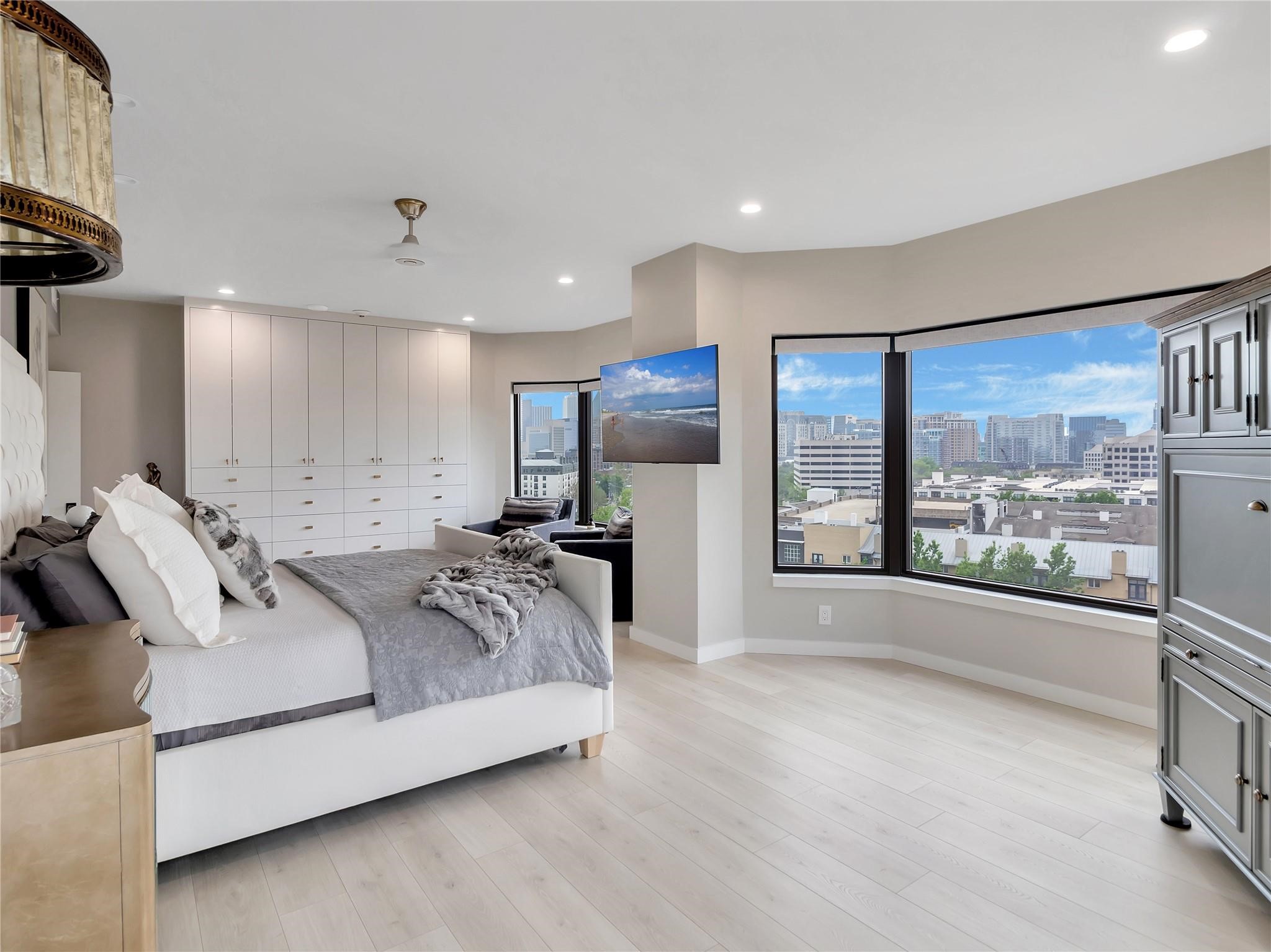 3030 Mckinney Avenue 1006