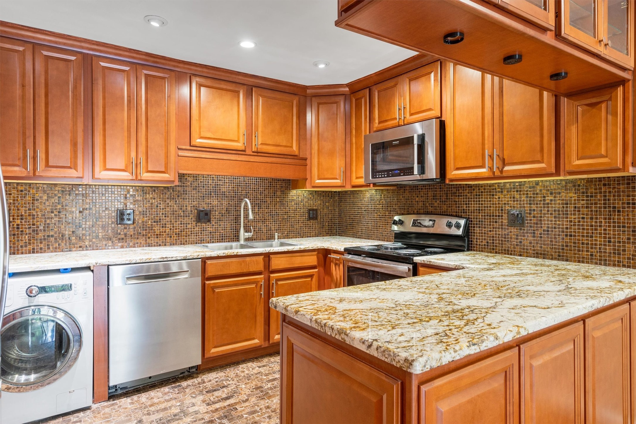 5303 Fleetwood Oaks Avenue 178