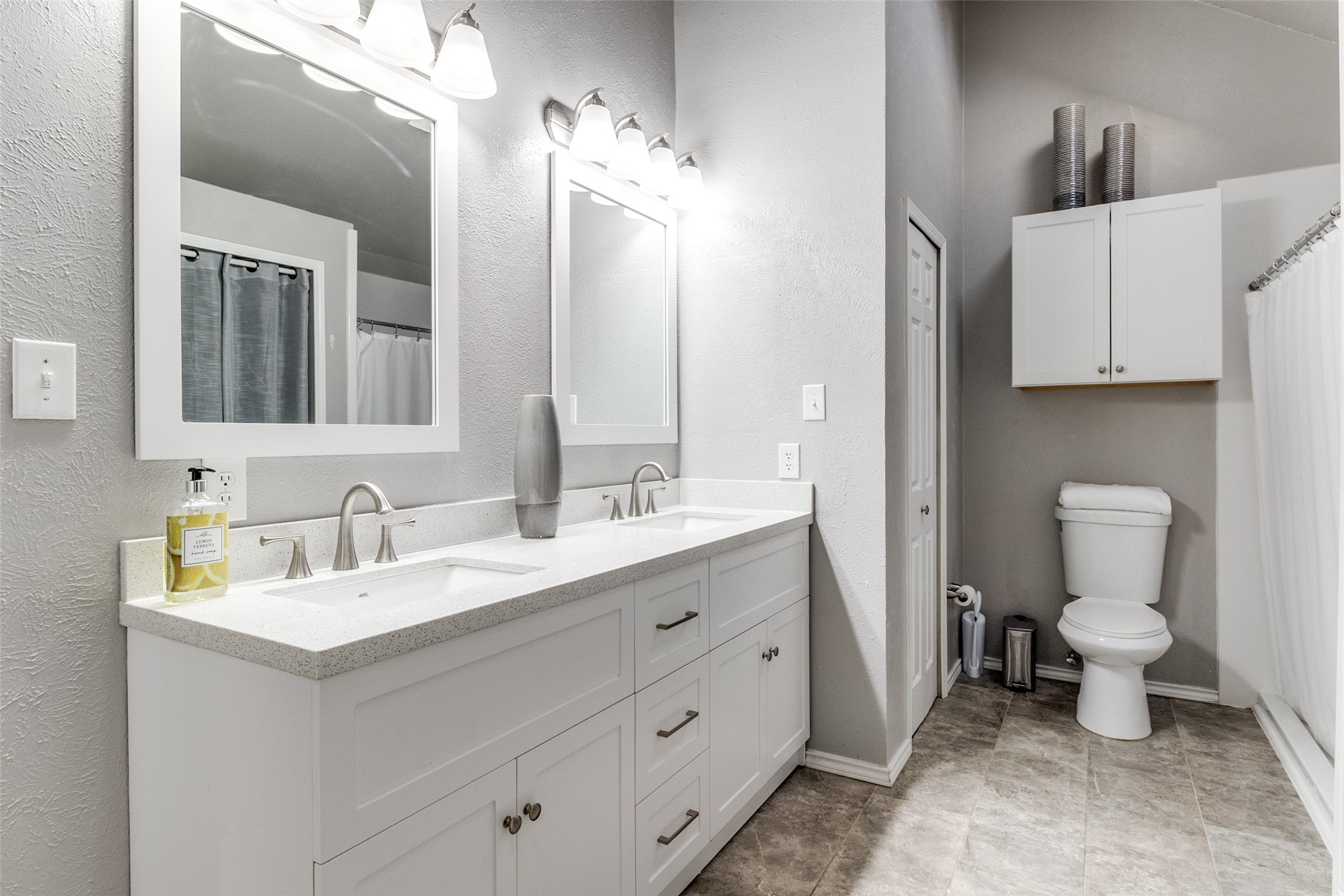 13332 Pandora Circle