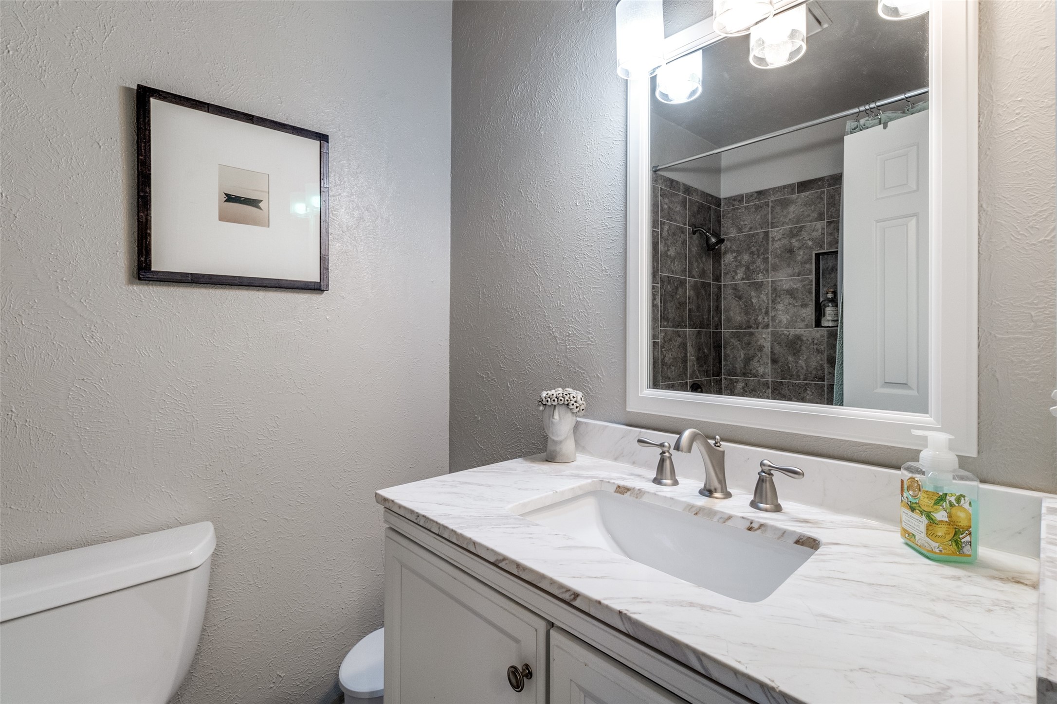 13332 Pandora Circle