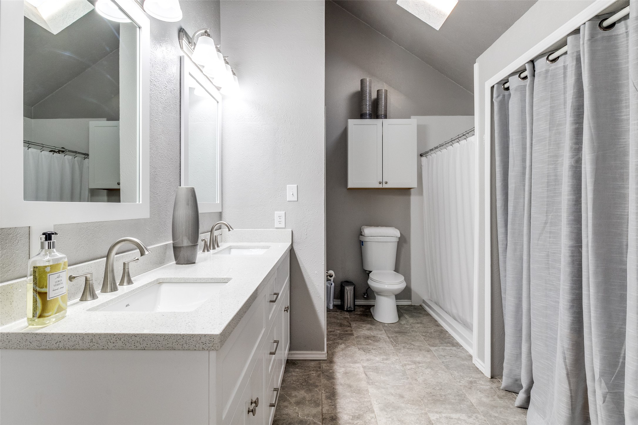 13332 Pandora Circle