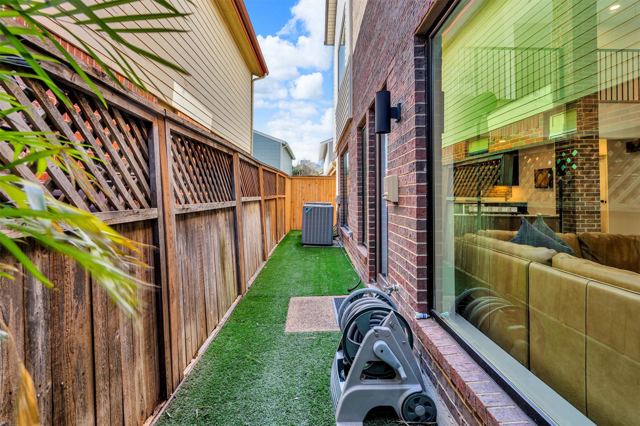 3288 Lakenheath Place