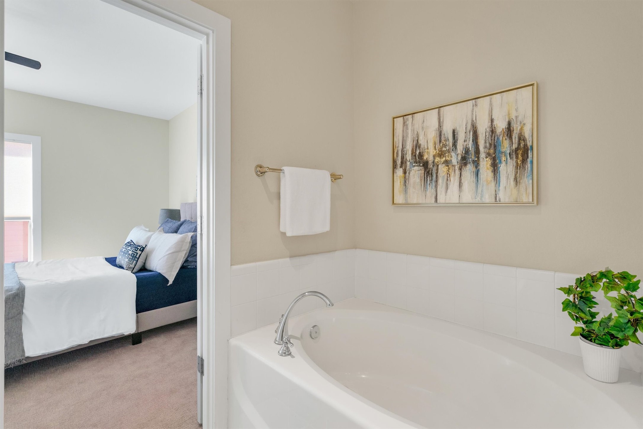 4830 Cedar Springs Road 12