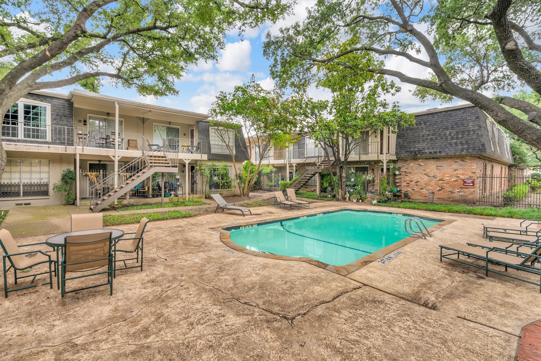5305 Fleetwood Oaks Avenue 274