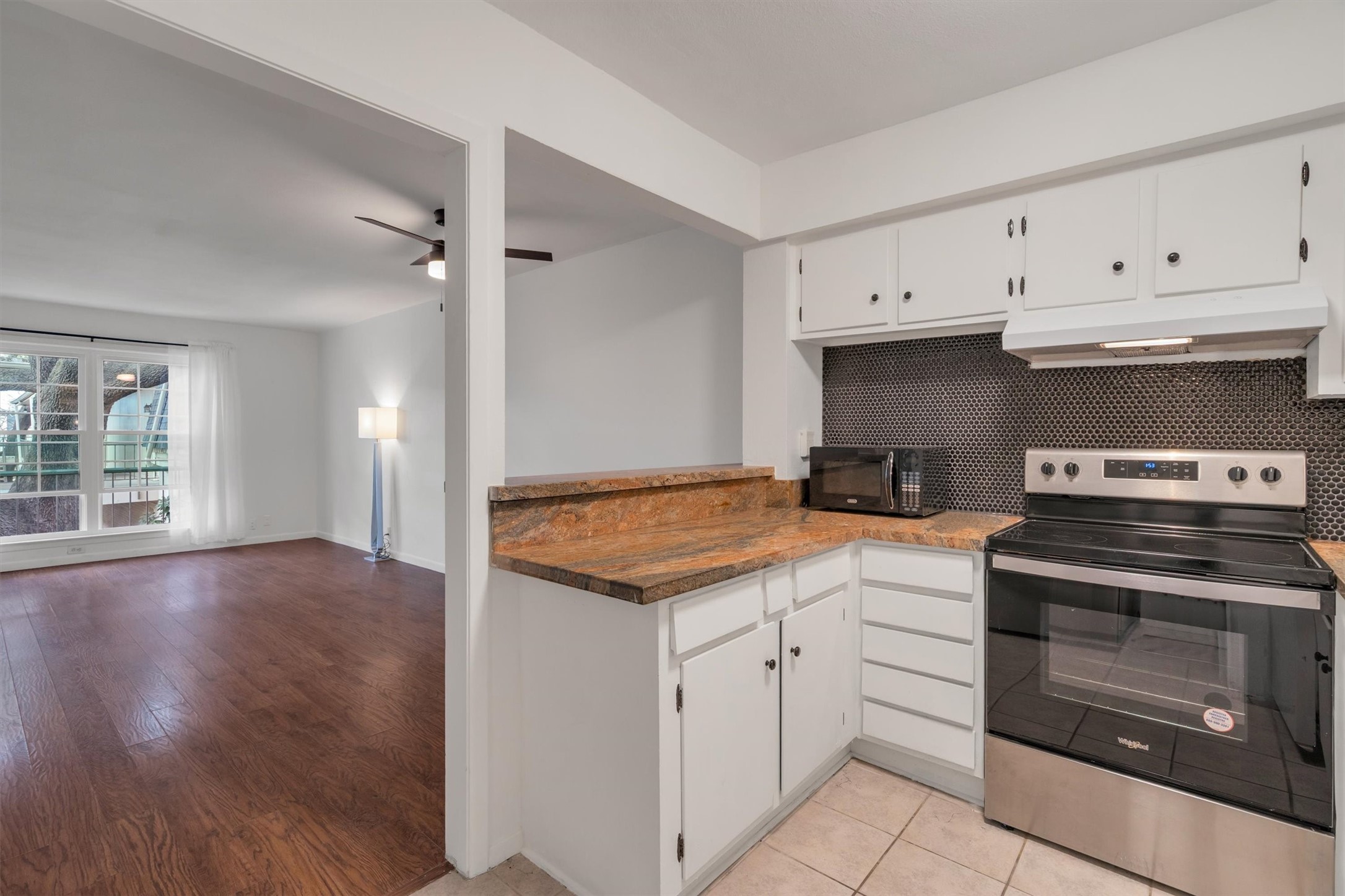 5305 Fleetwood Oaks Avenue 274