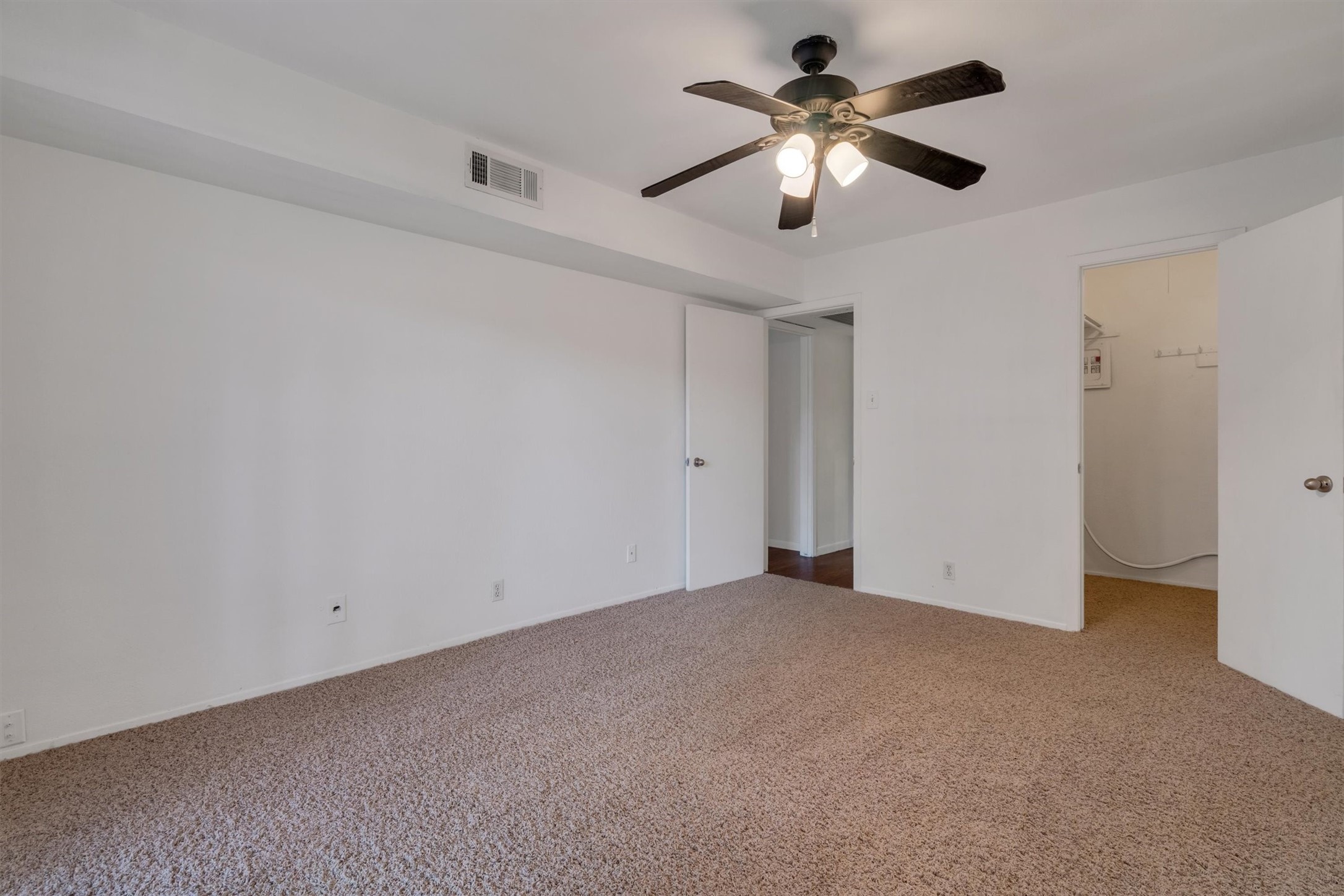 5305 Fleetwood Oaks Avenue 274