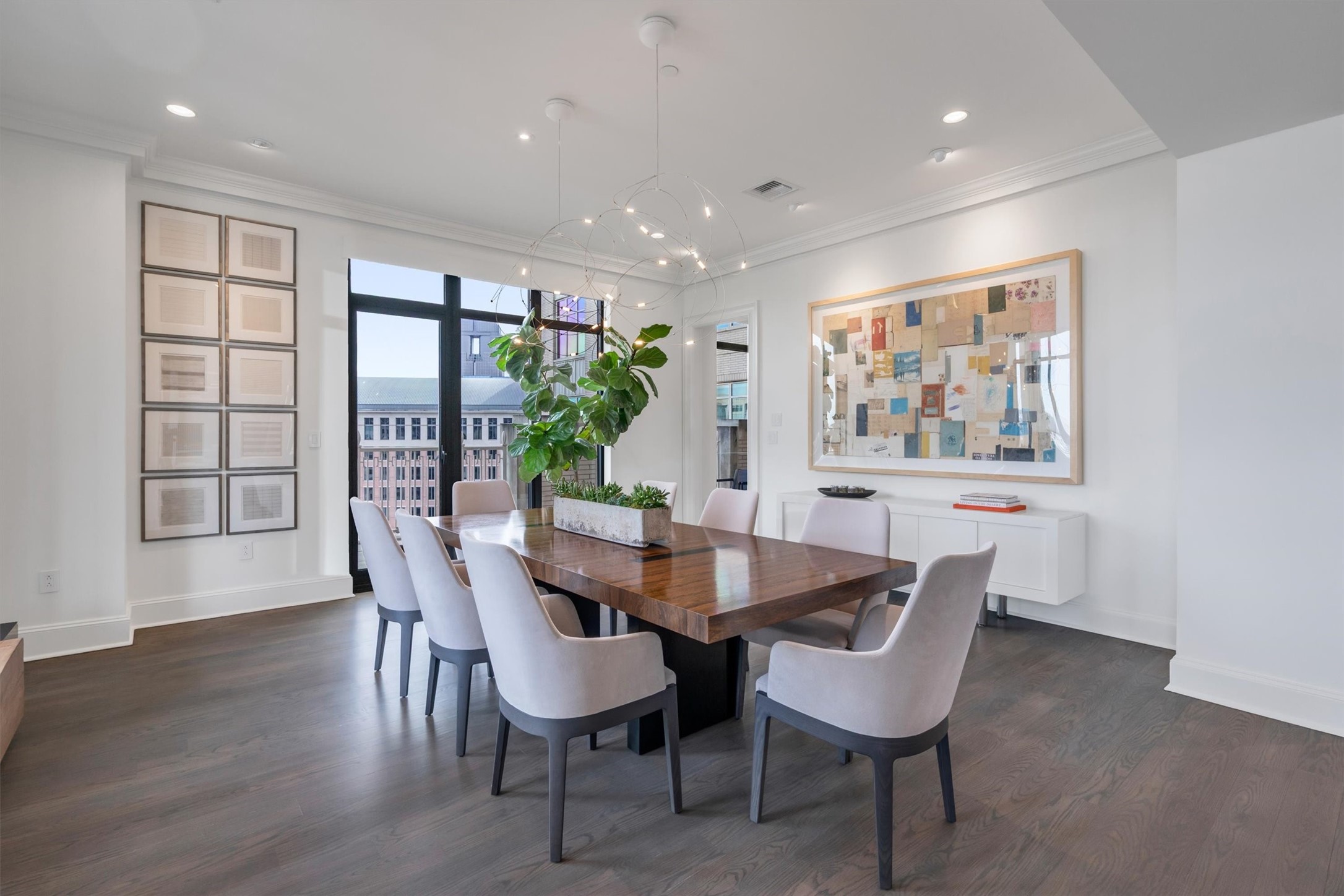 2525 N Pearl Street 1801