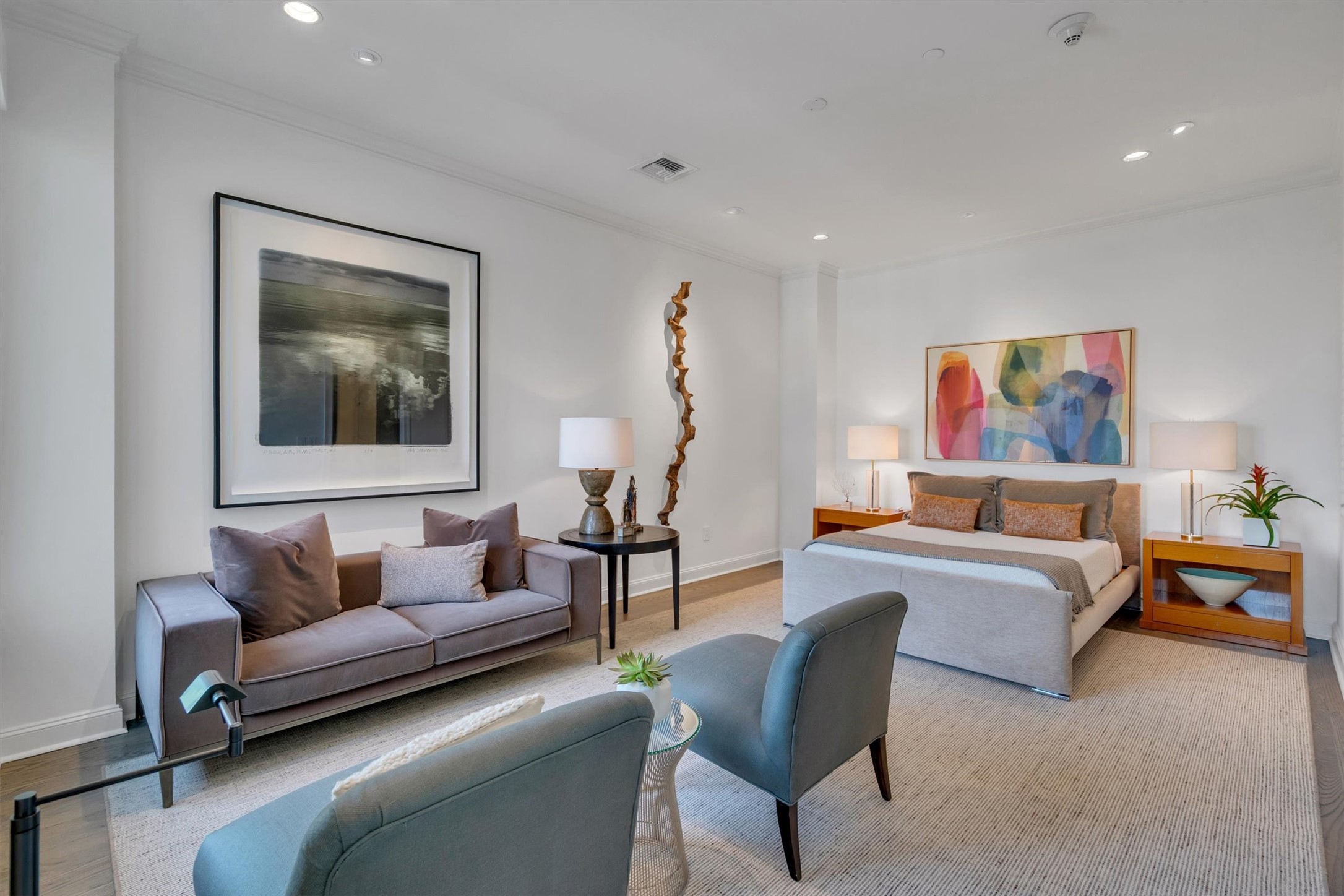 2525 N Pearl Street 1801