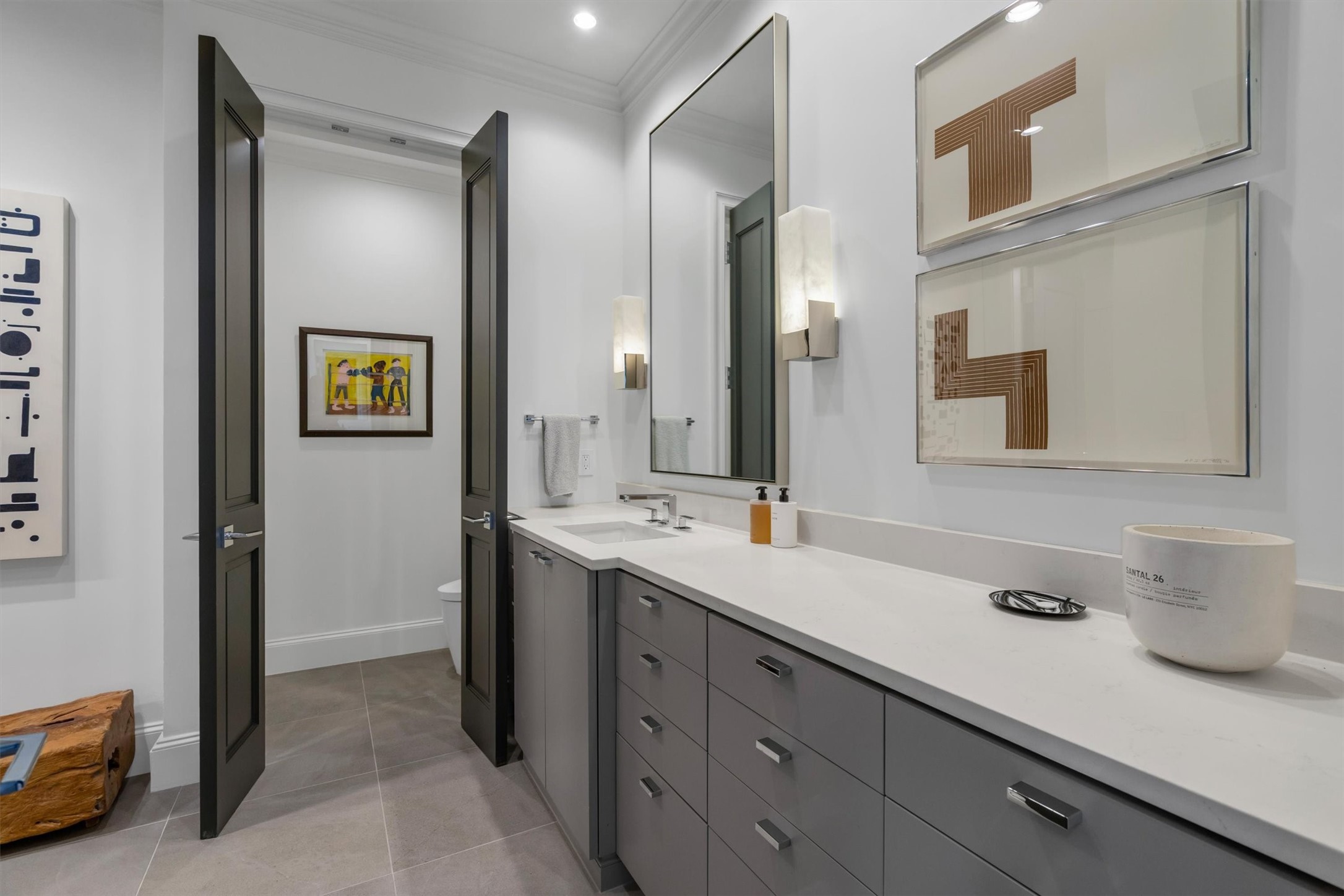 2525 N Pearl Street 1801