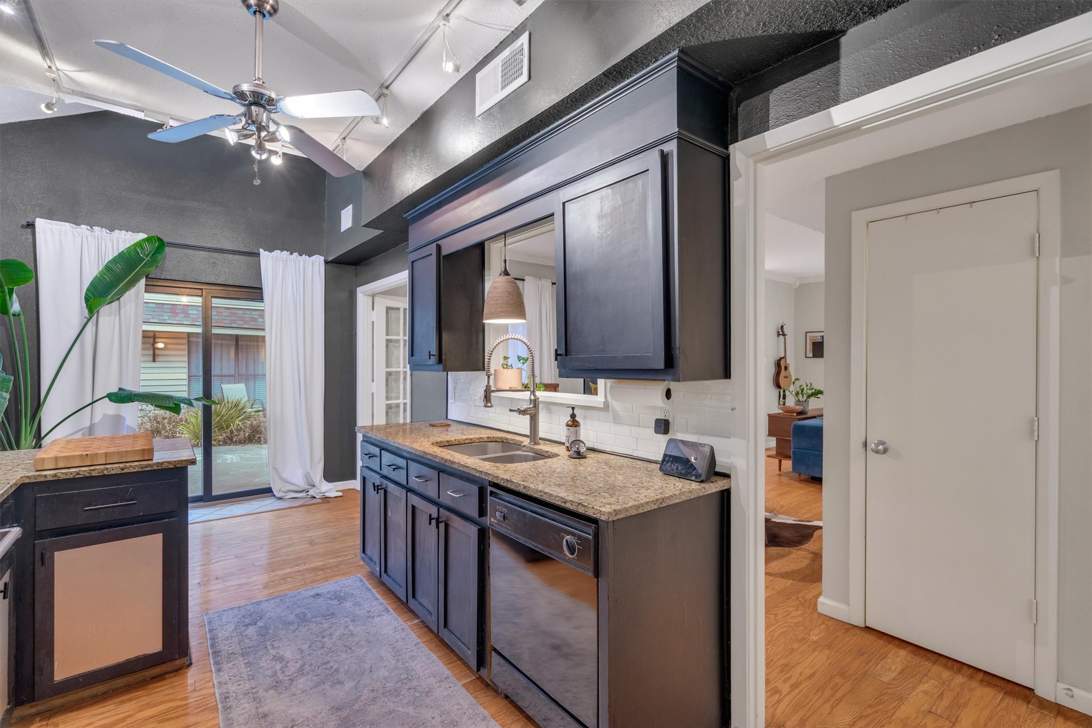 5016 Cedar Springs Road