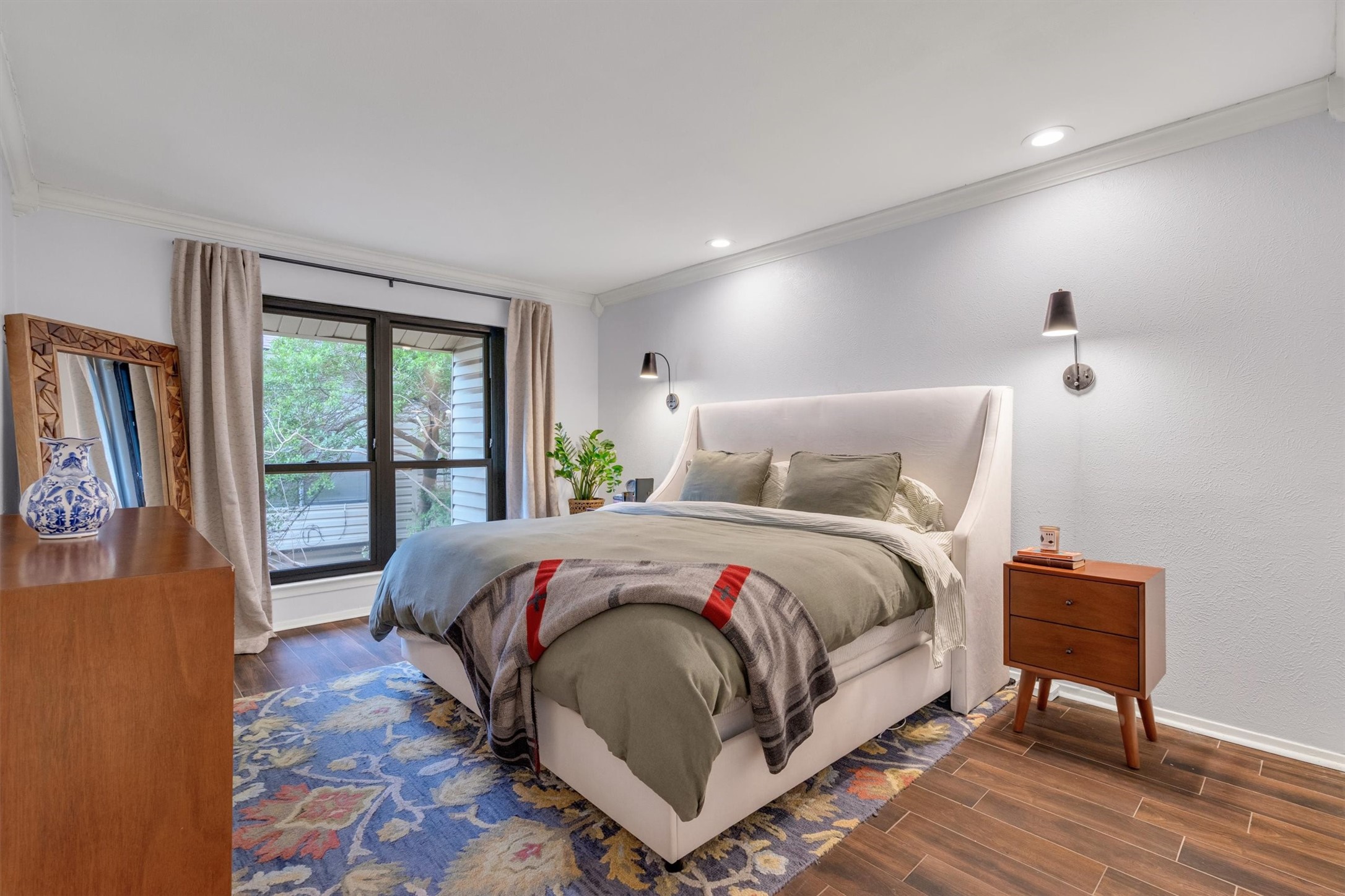 5016 Cedar Springs Road