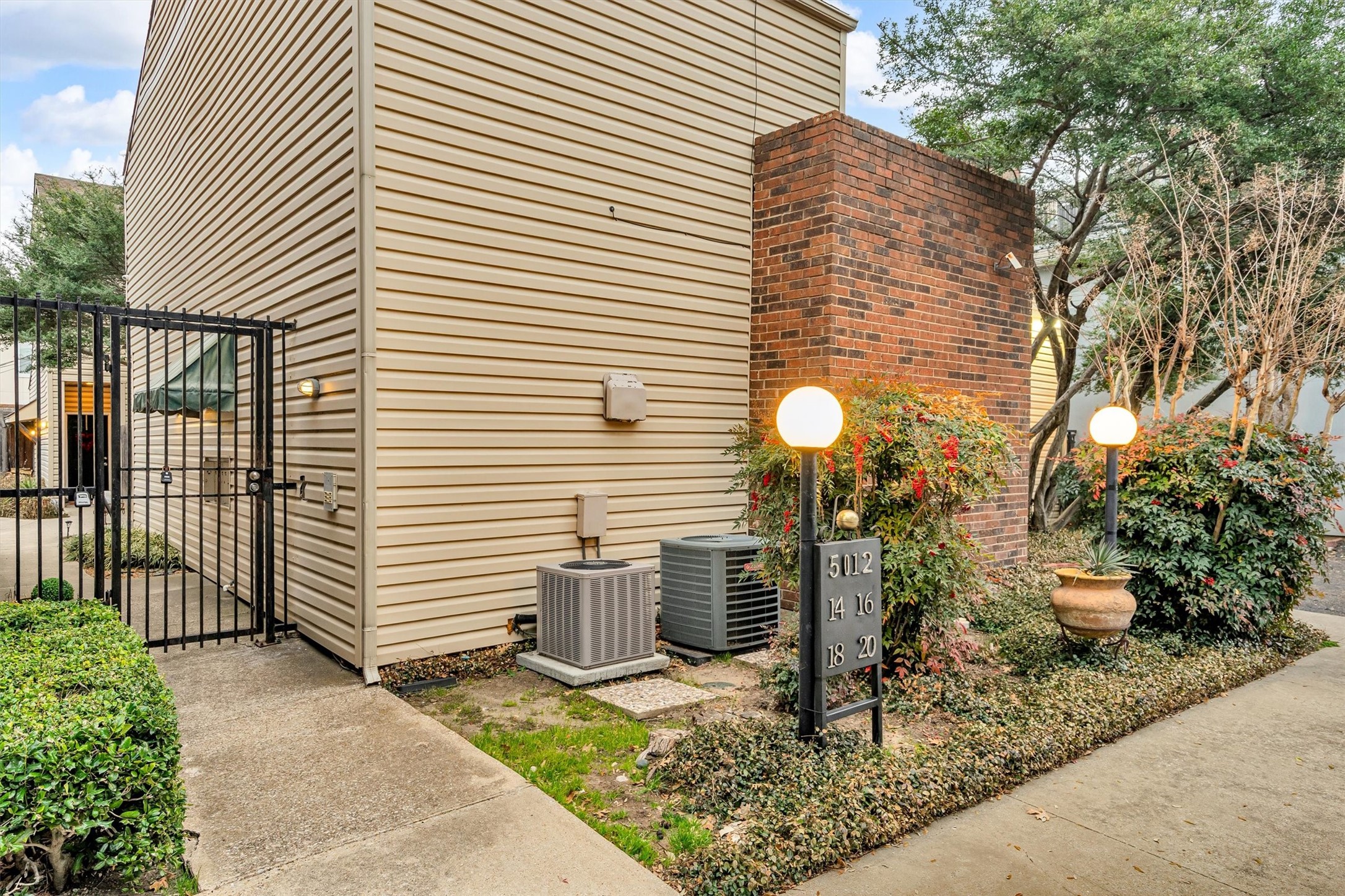 5016 Cedar Springs Road