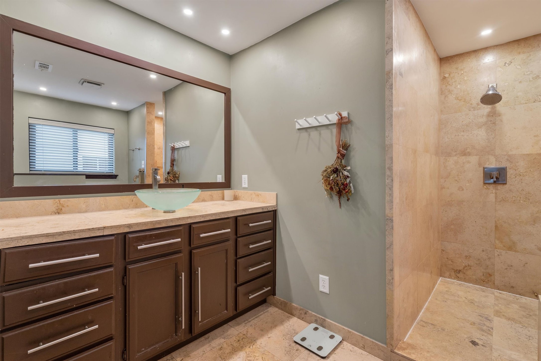 5016 Cedar Springs Road