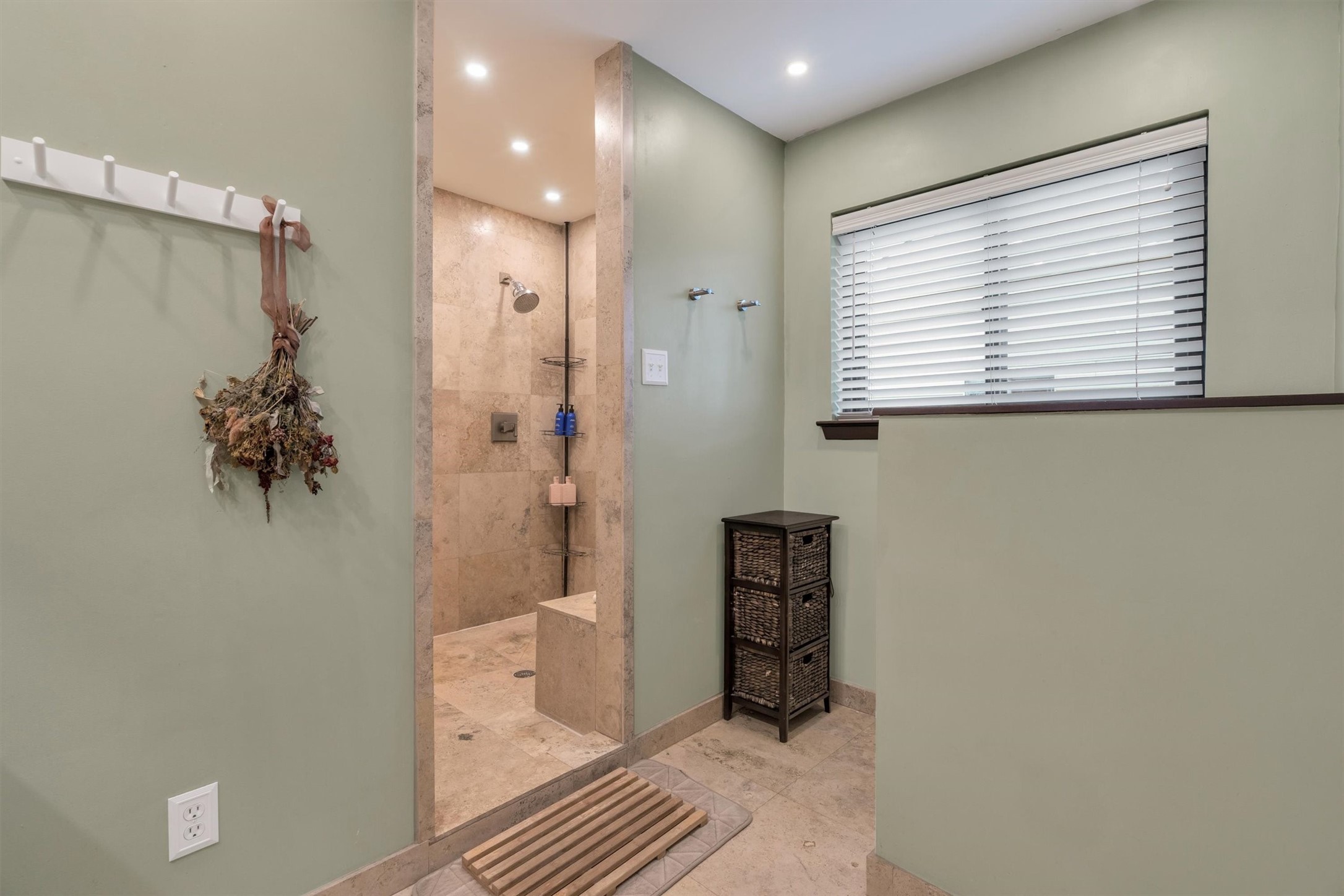 5016 Cedar Springs Road