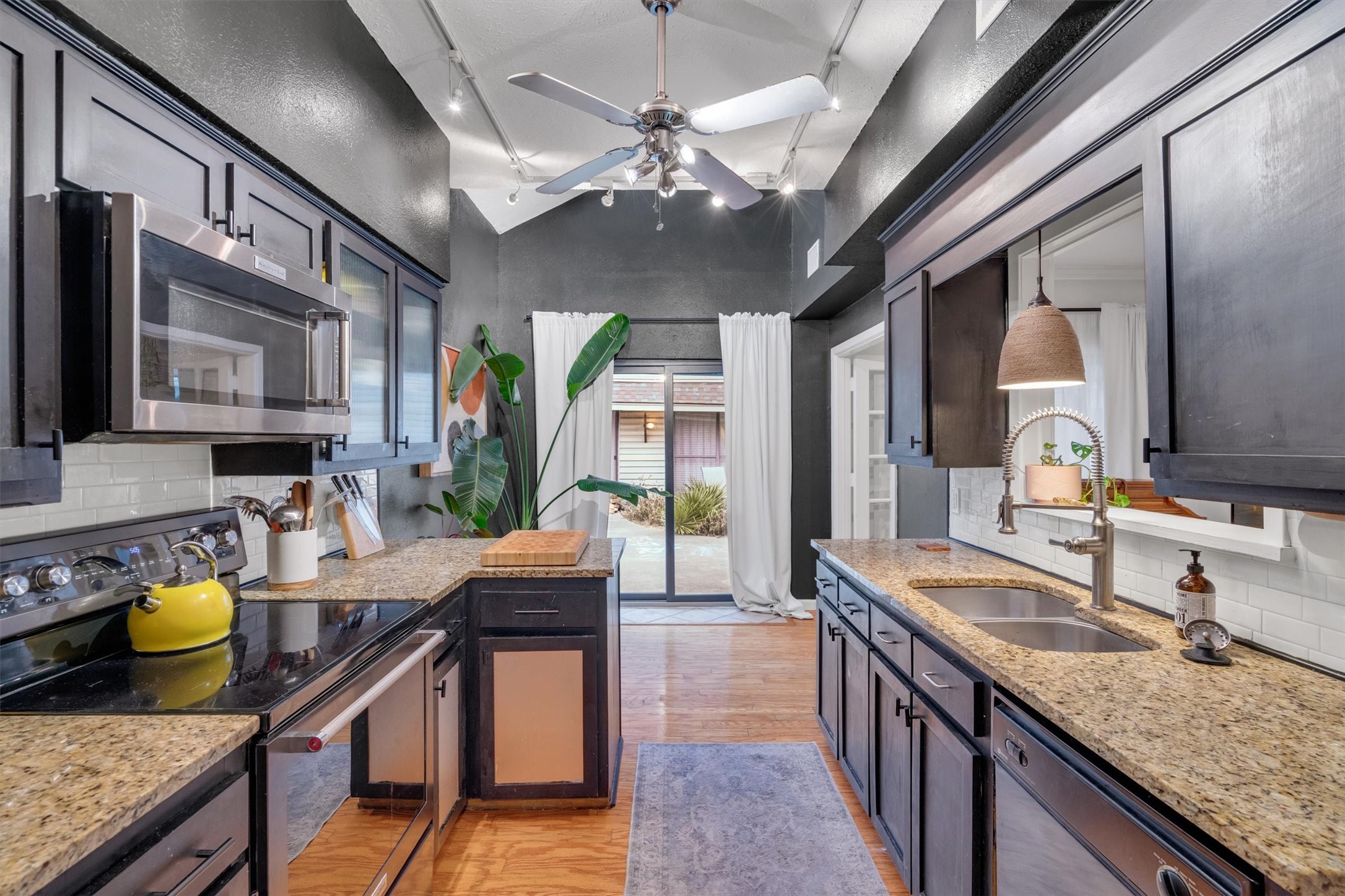 5016 Cedar Springs Road