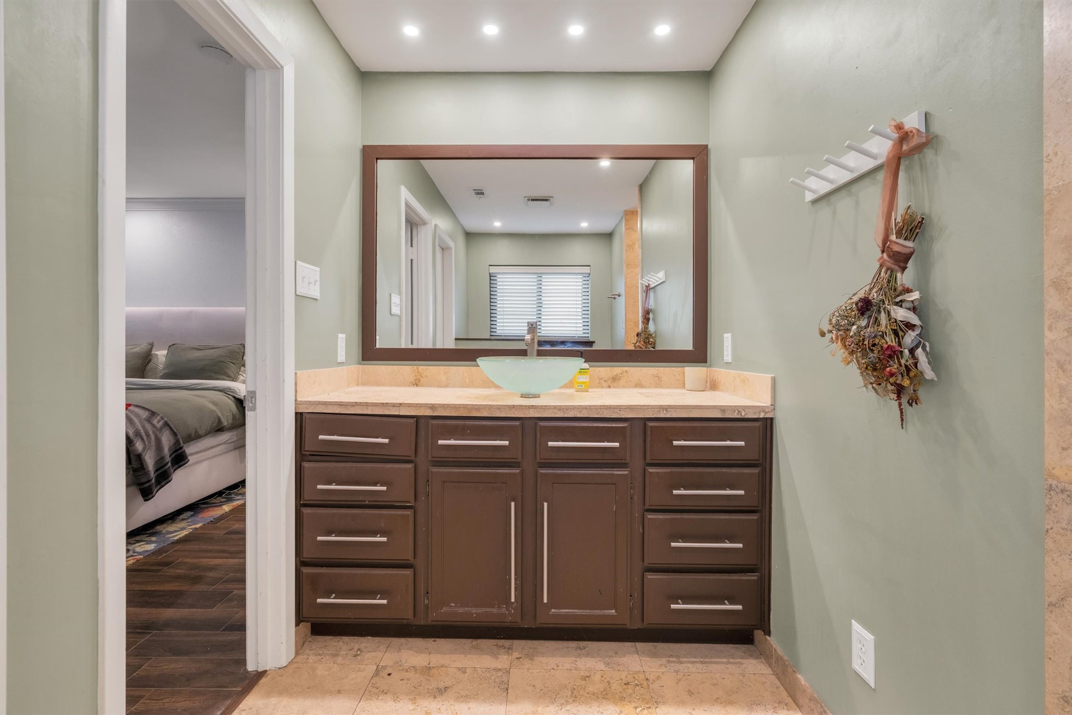 5016 Cedar Springs Road