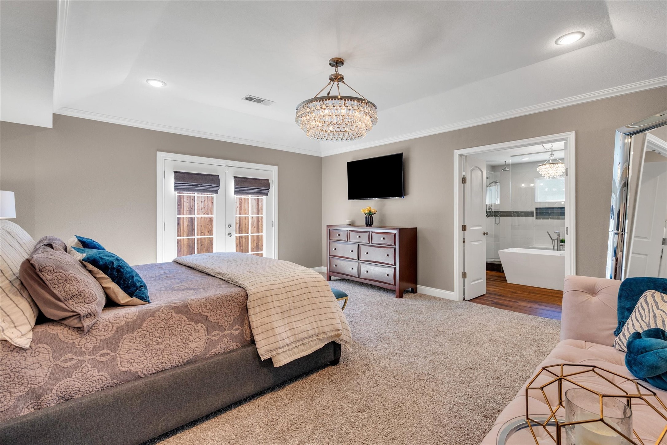 7424 Meadow Oaks Drive