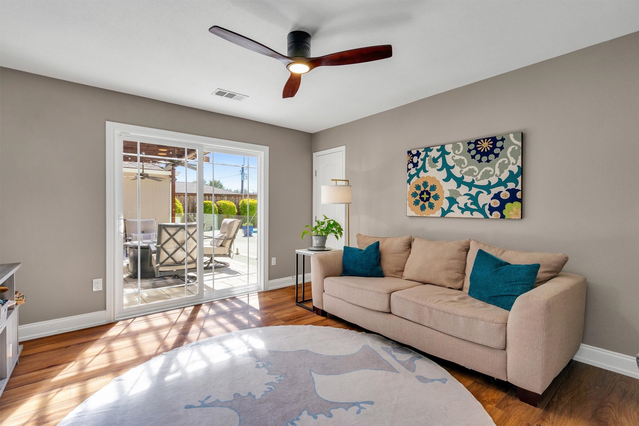 7424 Meadow Oaks Drive