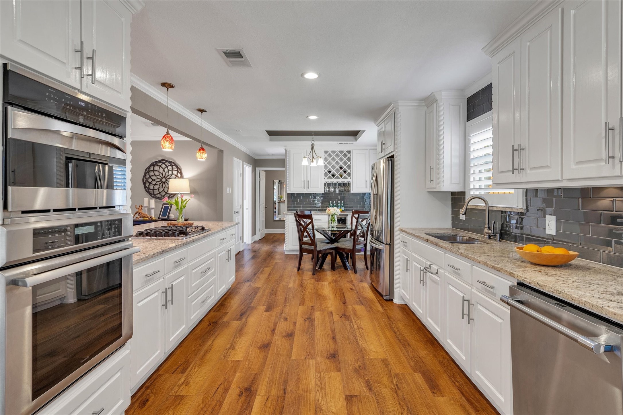 7424 Meadow Oaks Drive