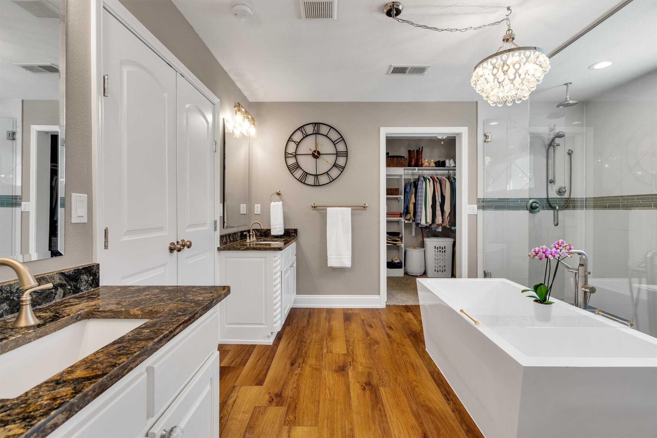 7424 Meadow Oaks Drive