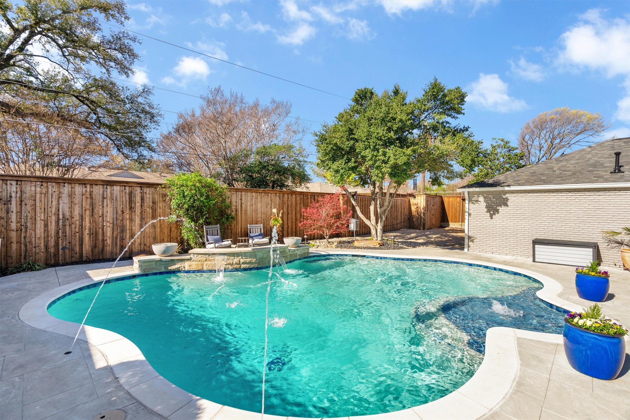 7424 Meadow Oaks Drive