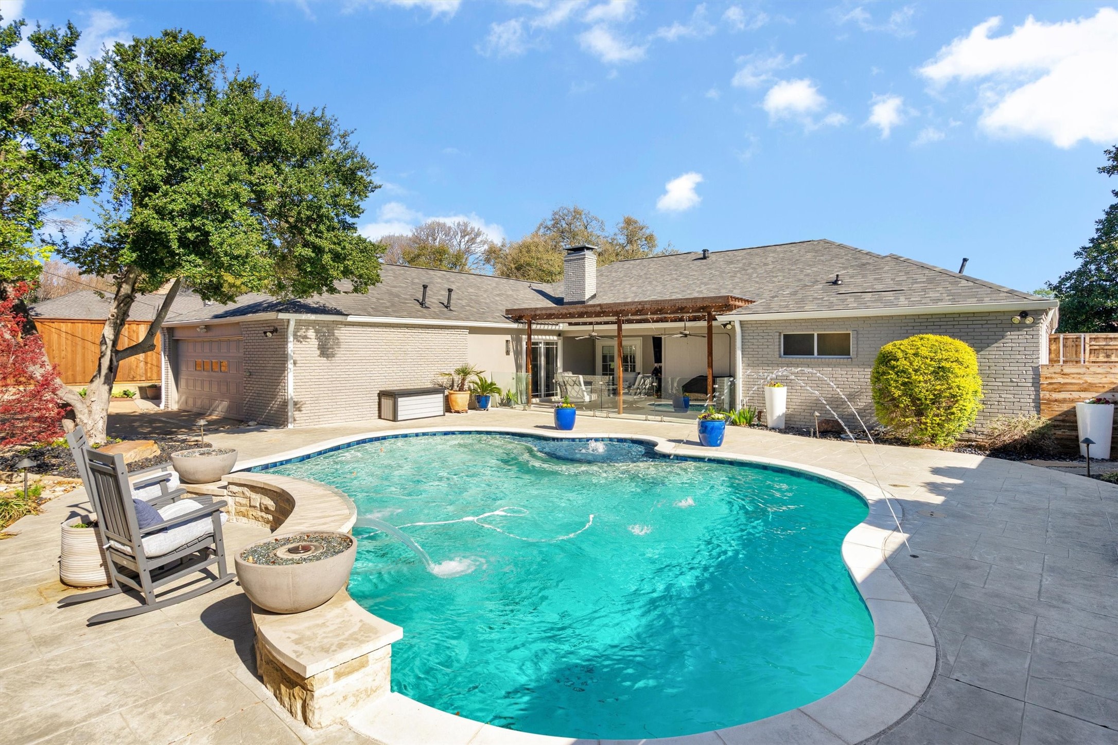 7424 Meadow Oaks Drive