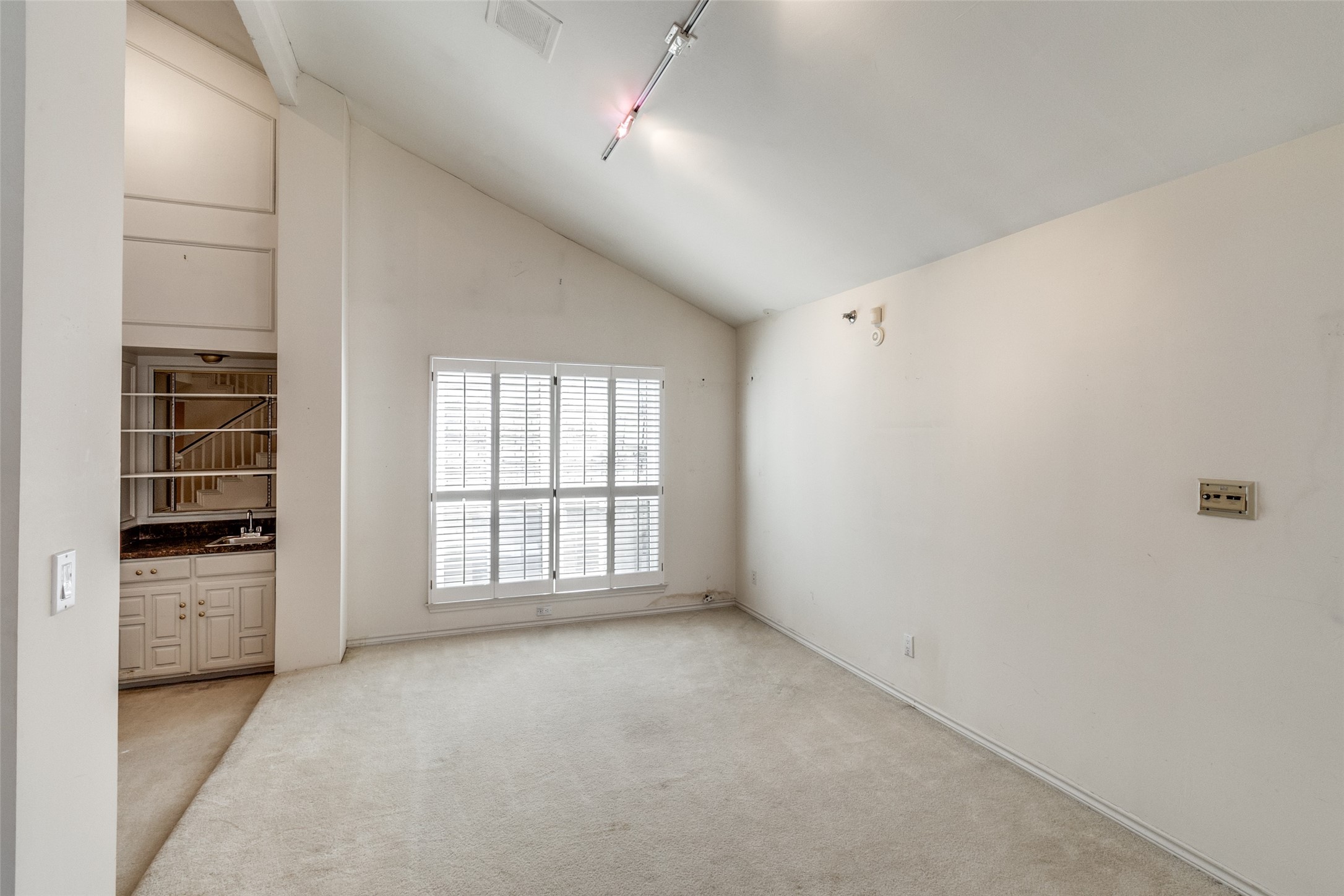 820 Pavillion Street