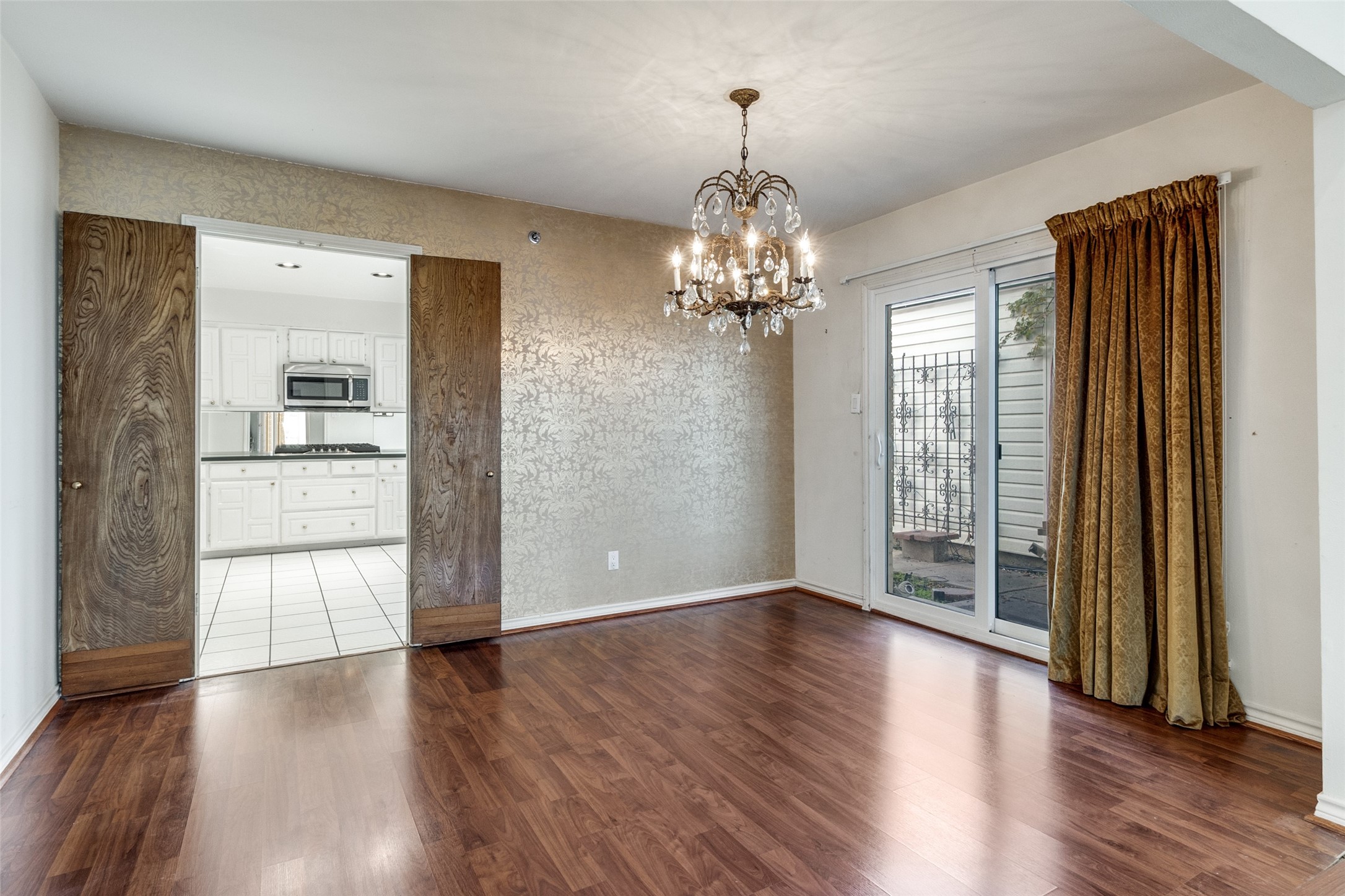 820 Pavillion Street