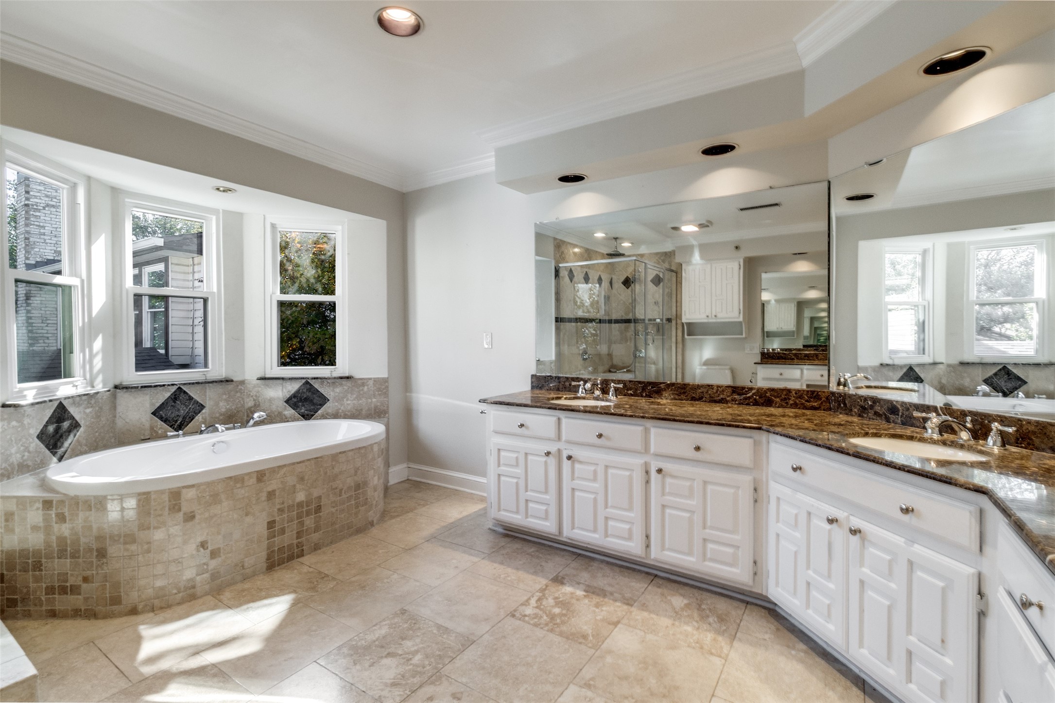 820 Pavillion Street