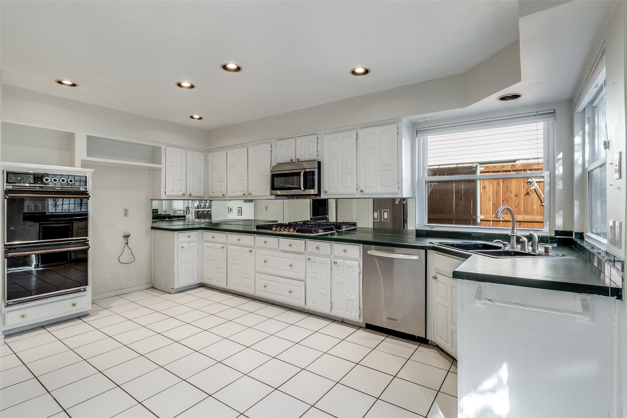 820 Pavillion Street