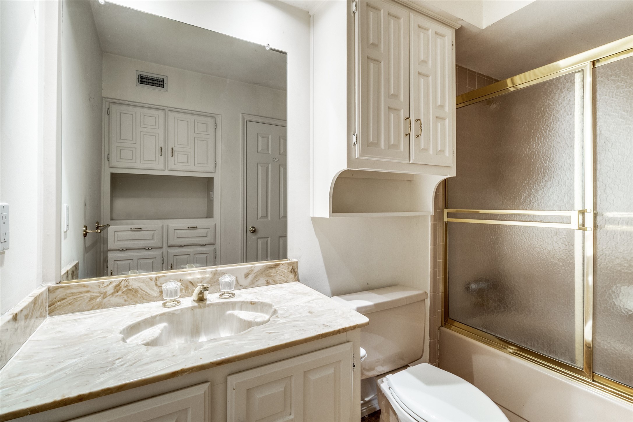 820 Pavillion Street