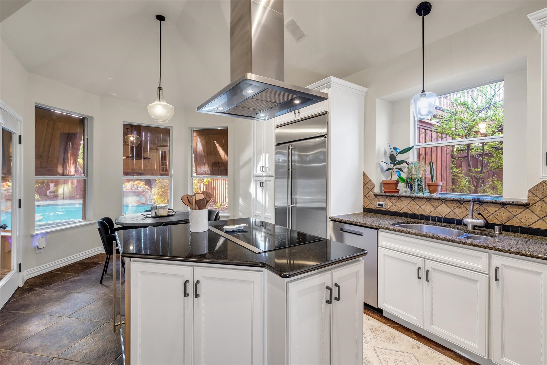 5501 Plantation Lane