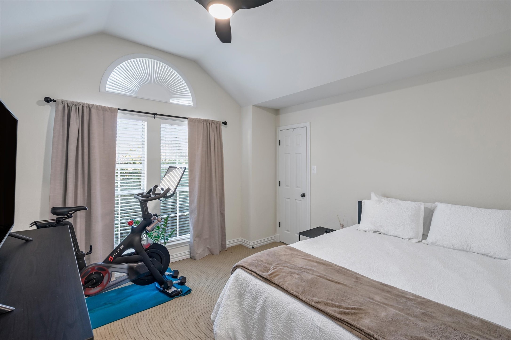 5501 Plantation Lane