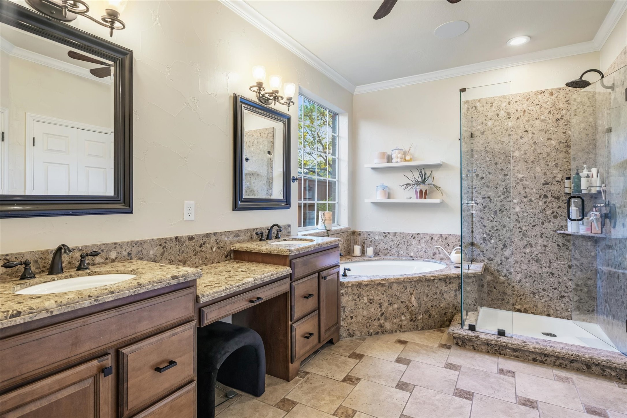 5501 Plantation Lane