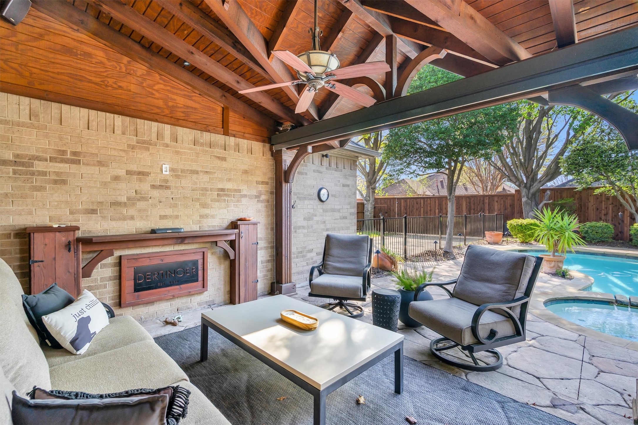 5501 Plantation Lane