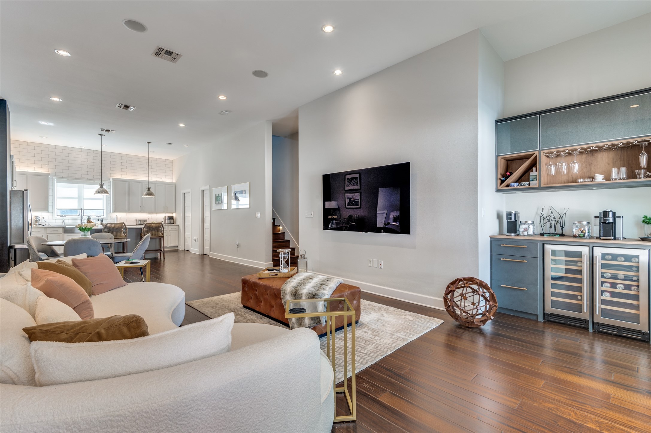 3210 Carlisle Street 11