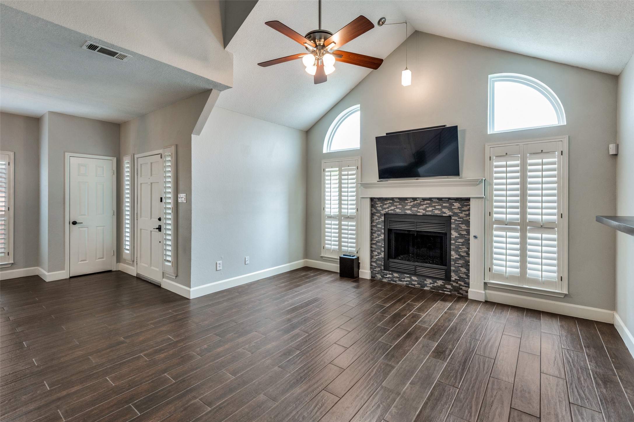 533 Raintree Circle