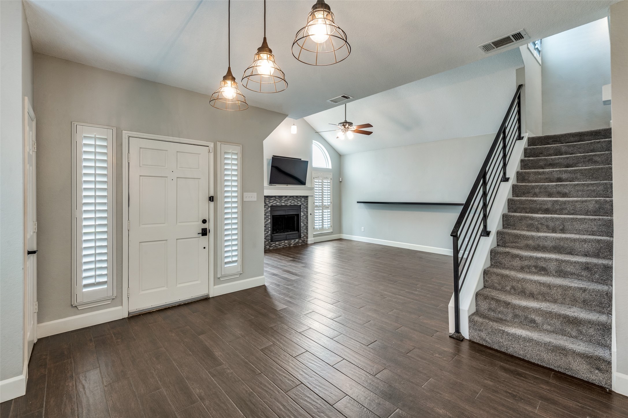 533 Raintree Circle