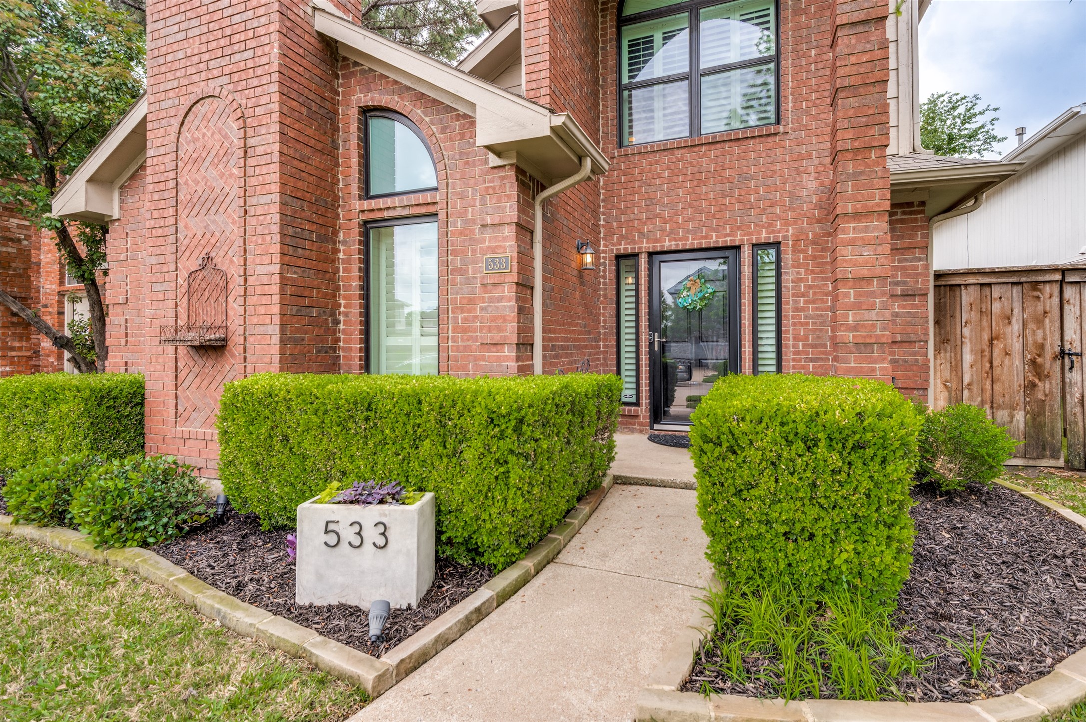 533 Raintree Circle