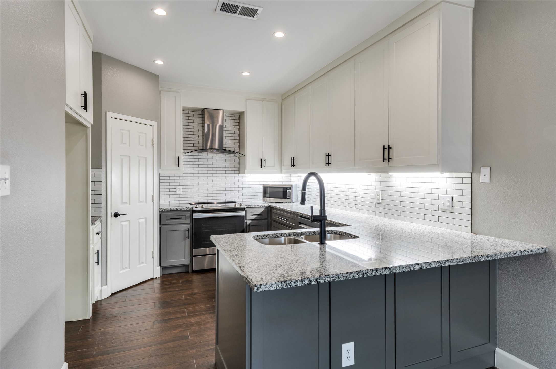 533 Raintree Circle