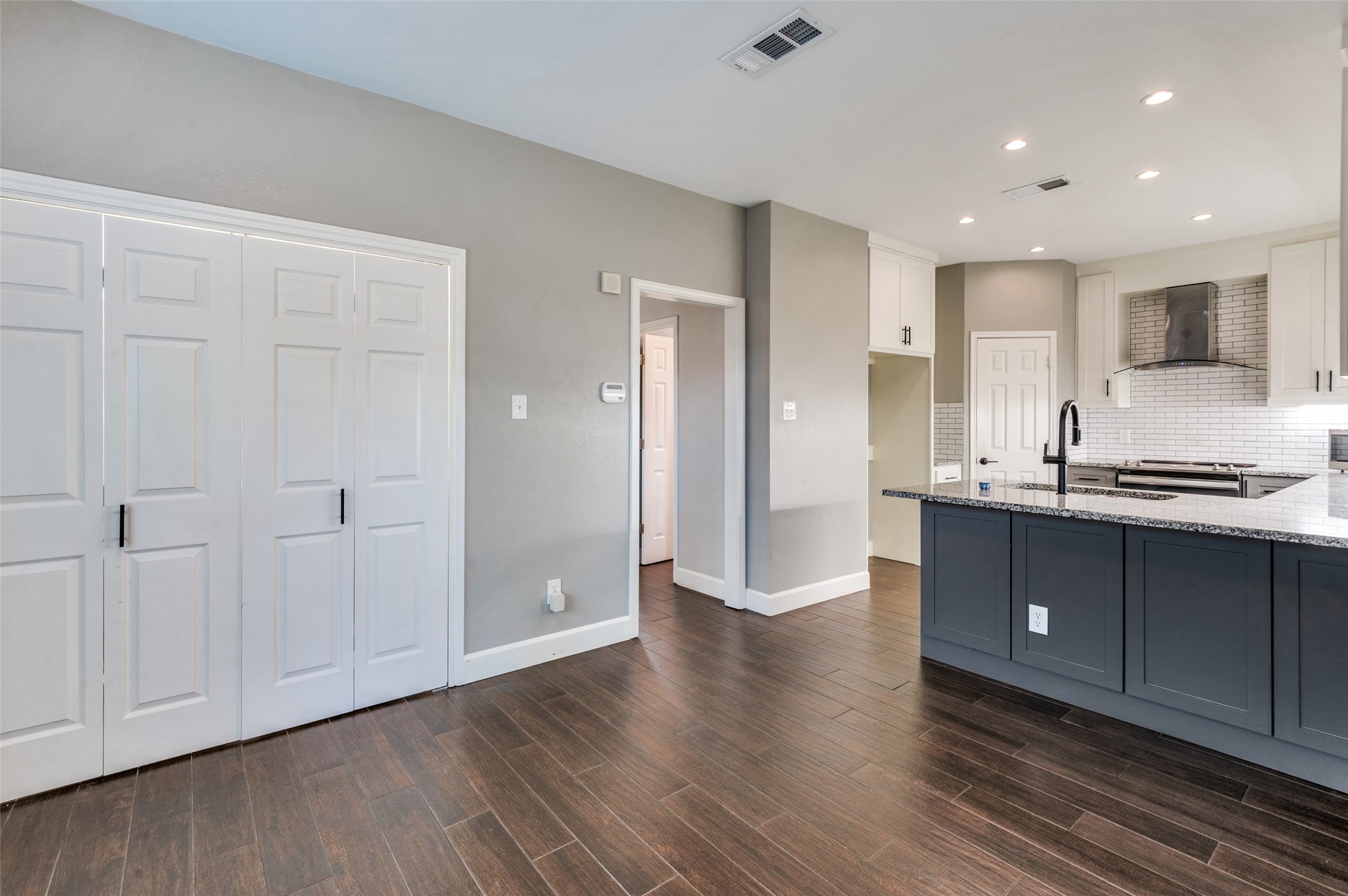 533 Raintree Circle