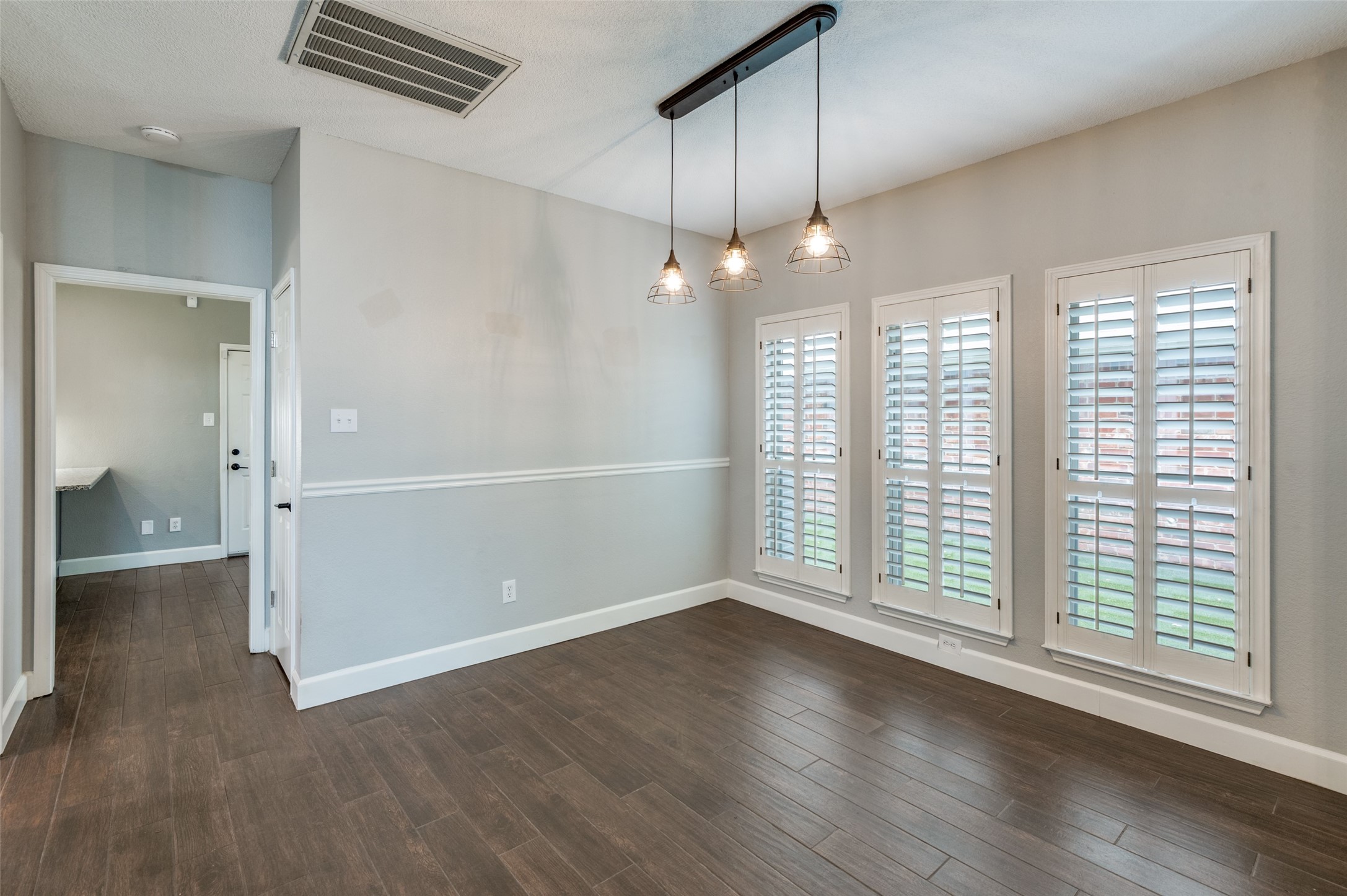533 Raintree Circle