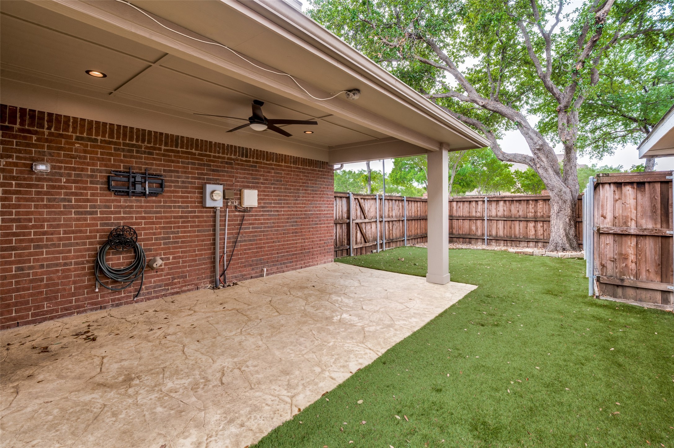 533 Raintree Circle