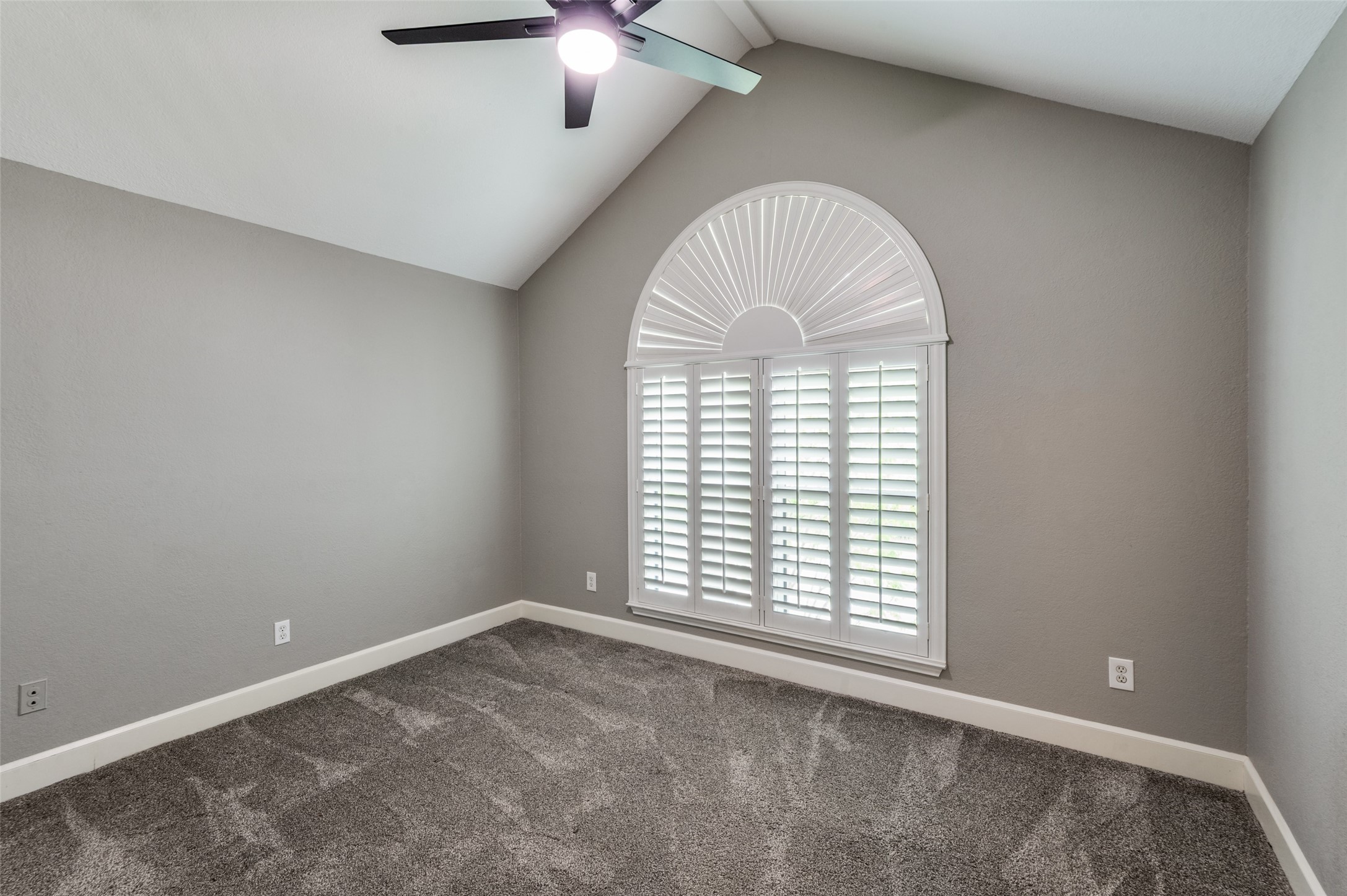 533 Raintree Circle