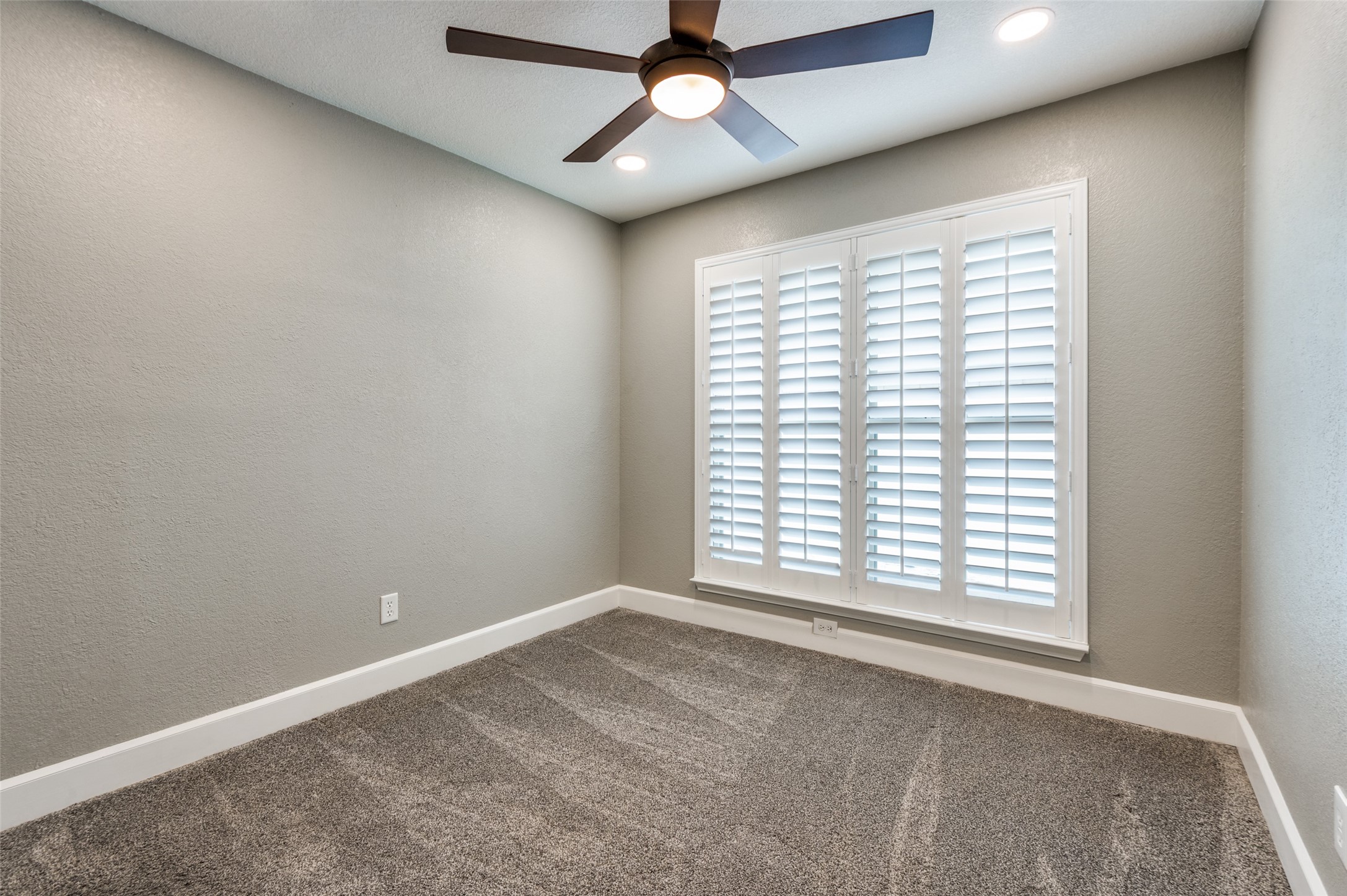 533 Raintree Circle