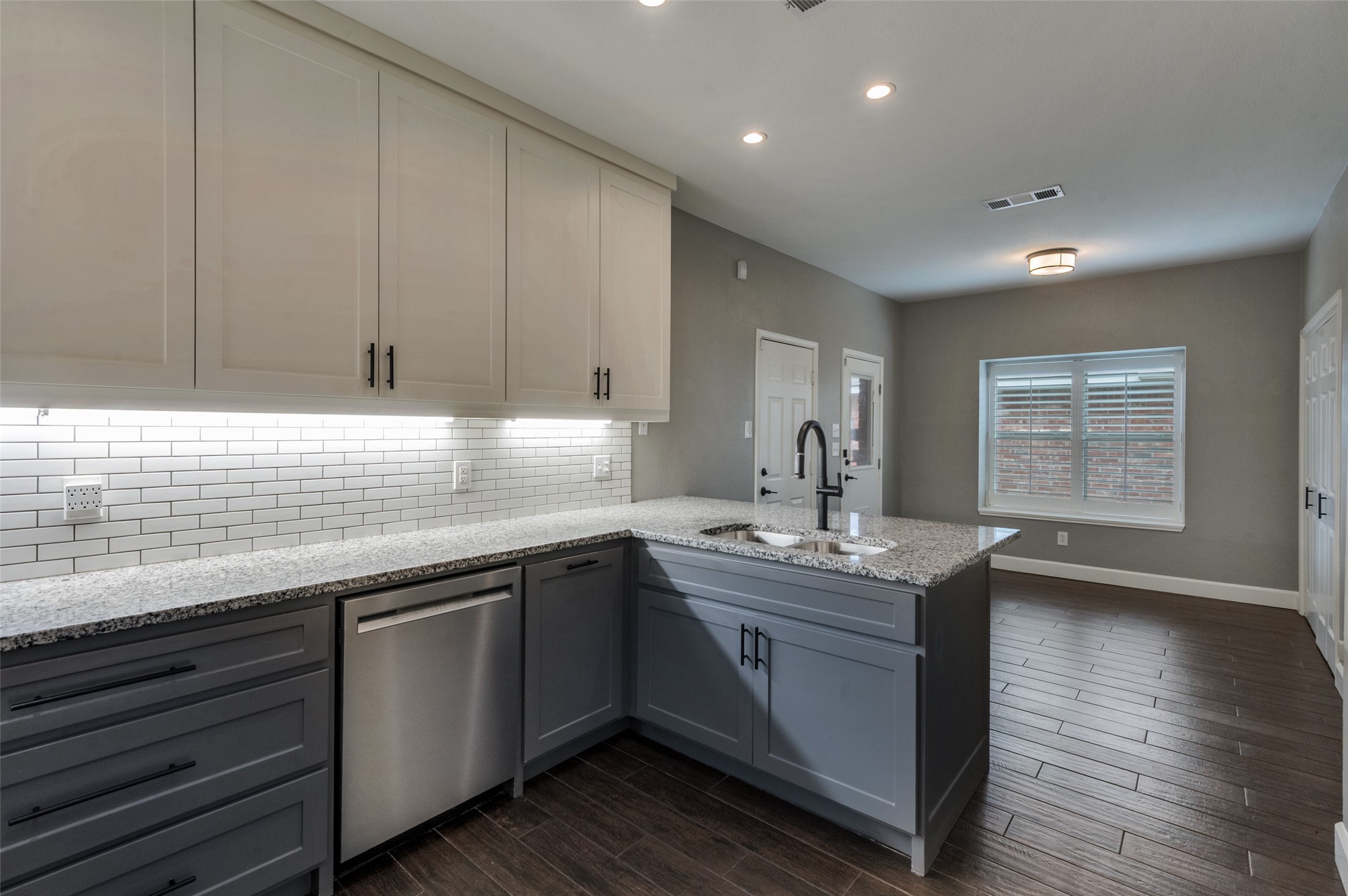 533 Raintree Circle