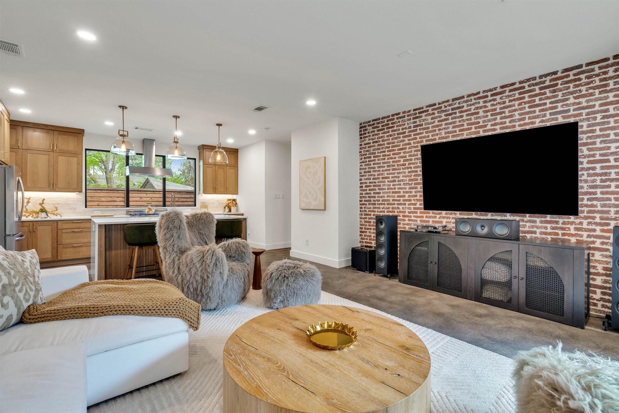 3938 Lively Lane