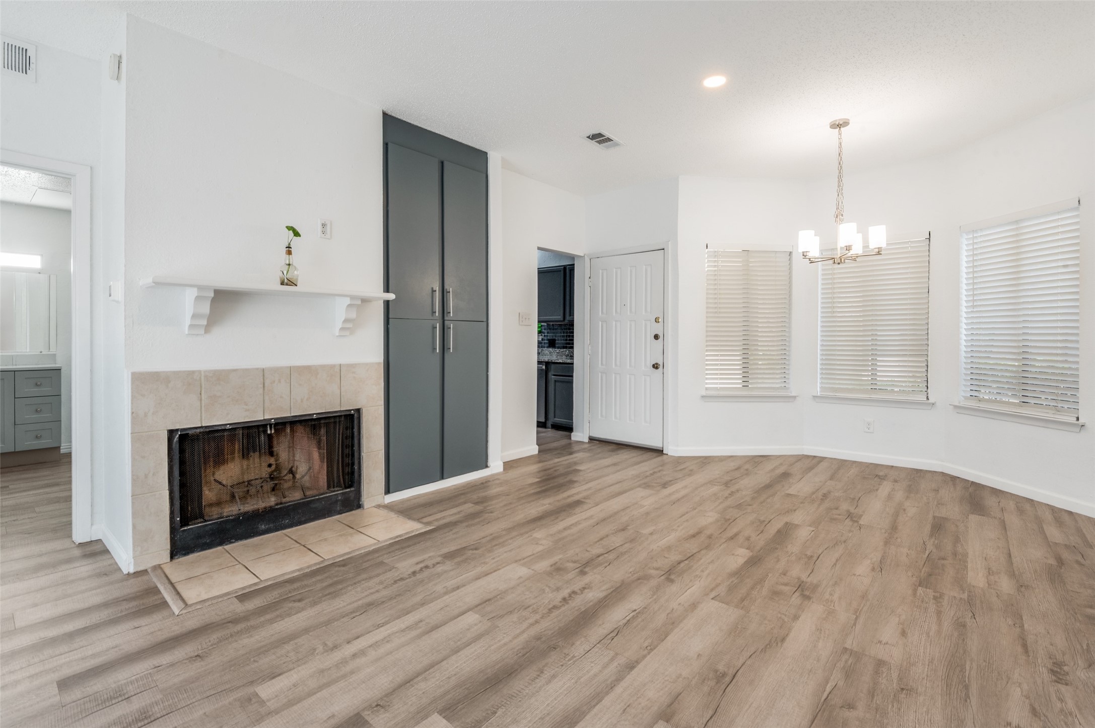 5550 Spring Valley Road G16